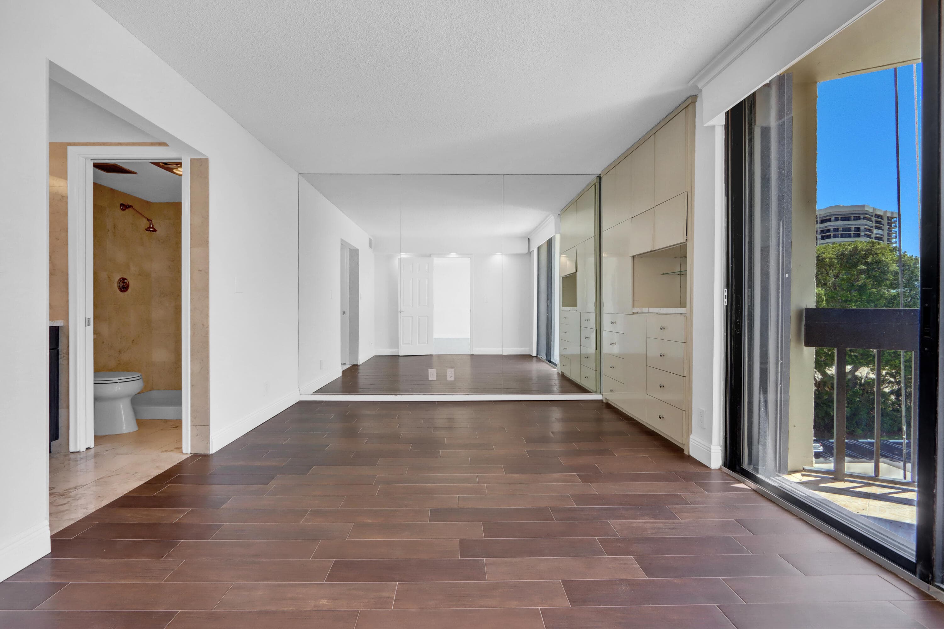2000 Presidential Way 504, West Palm Beach, FL 33401 3
