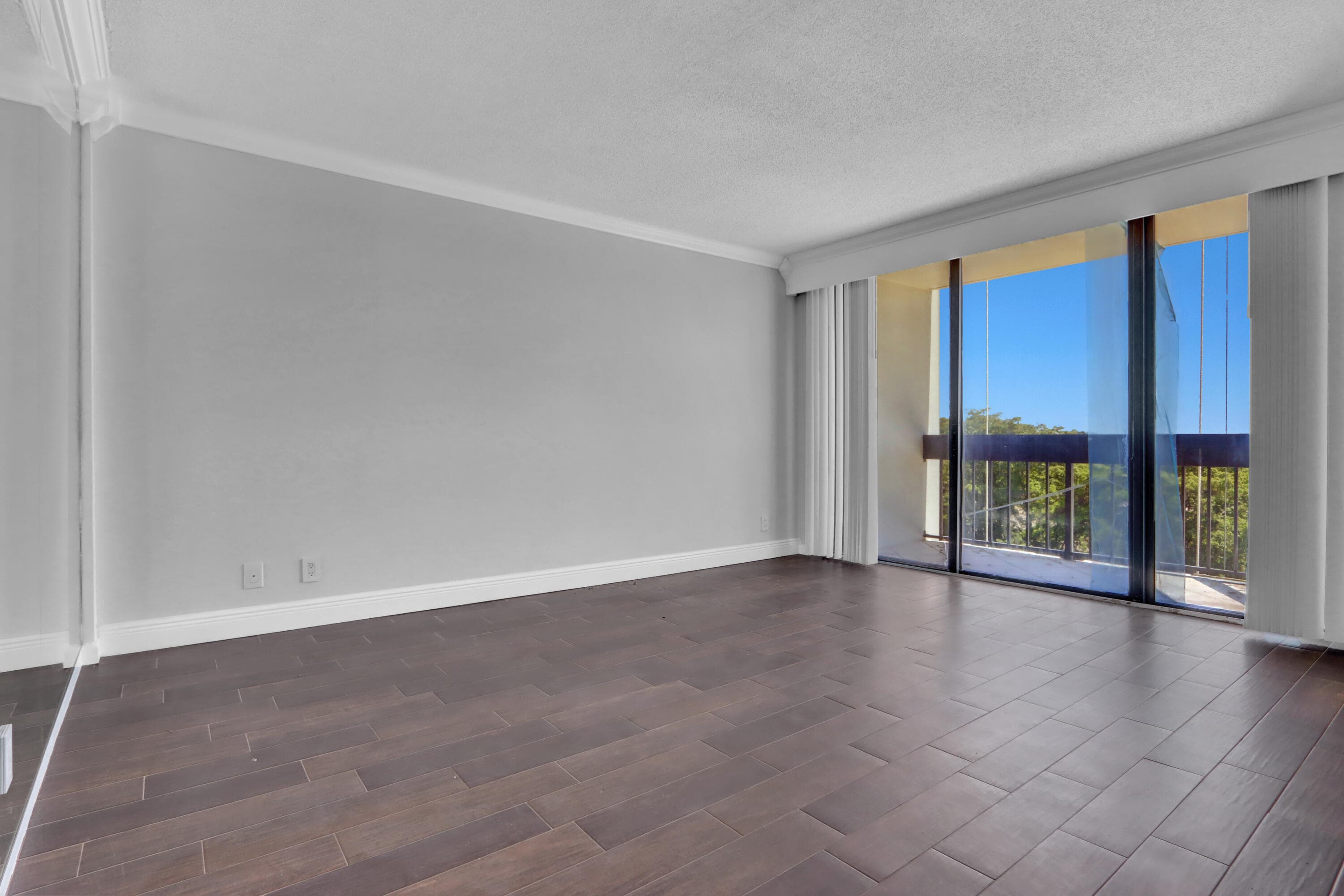 2000 Presidential Way 504, West Palm Beach, FL 33401 11