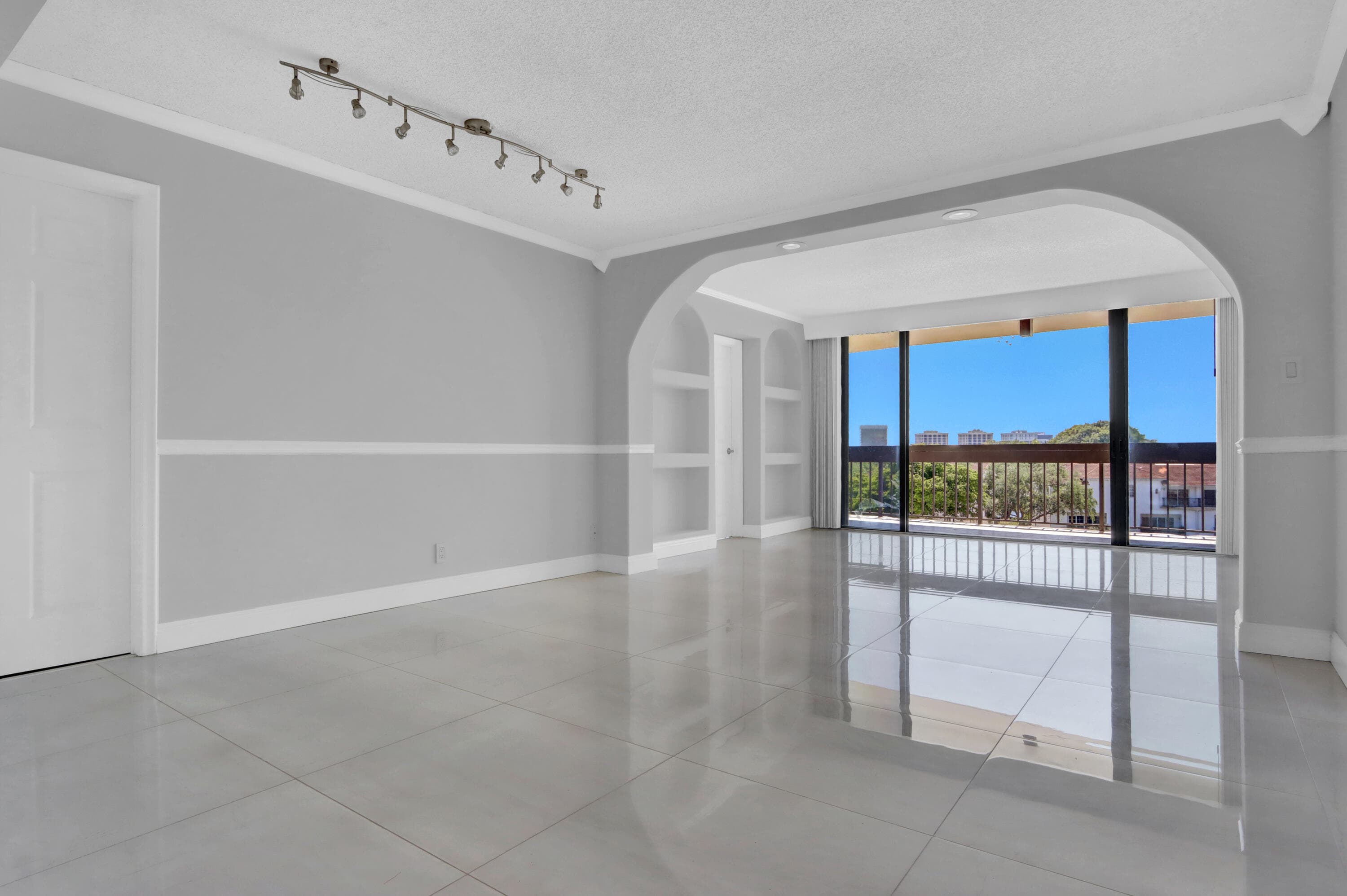 2000 Presidential Way 504, West Palm Beach, FL 33401 14