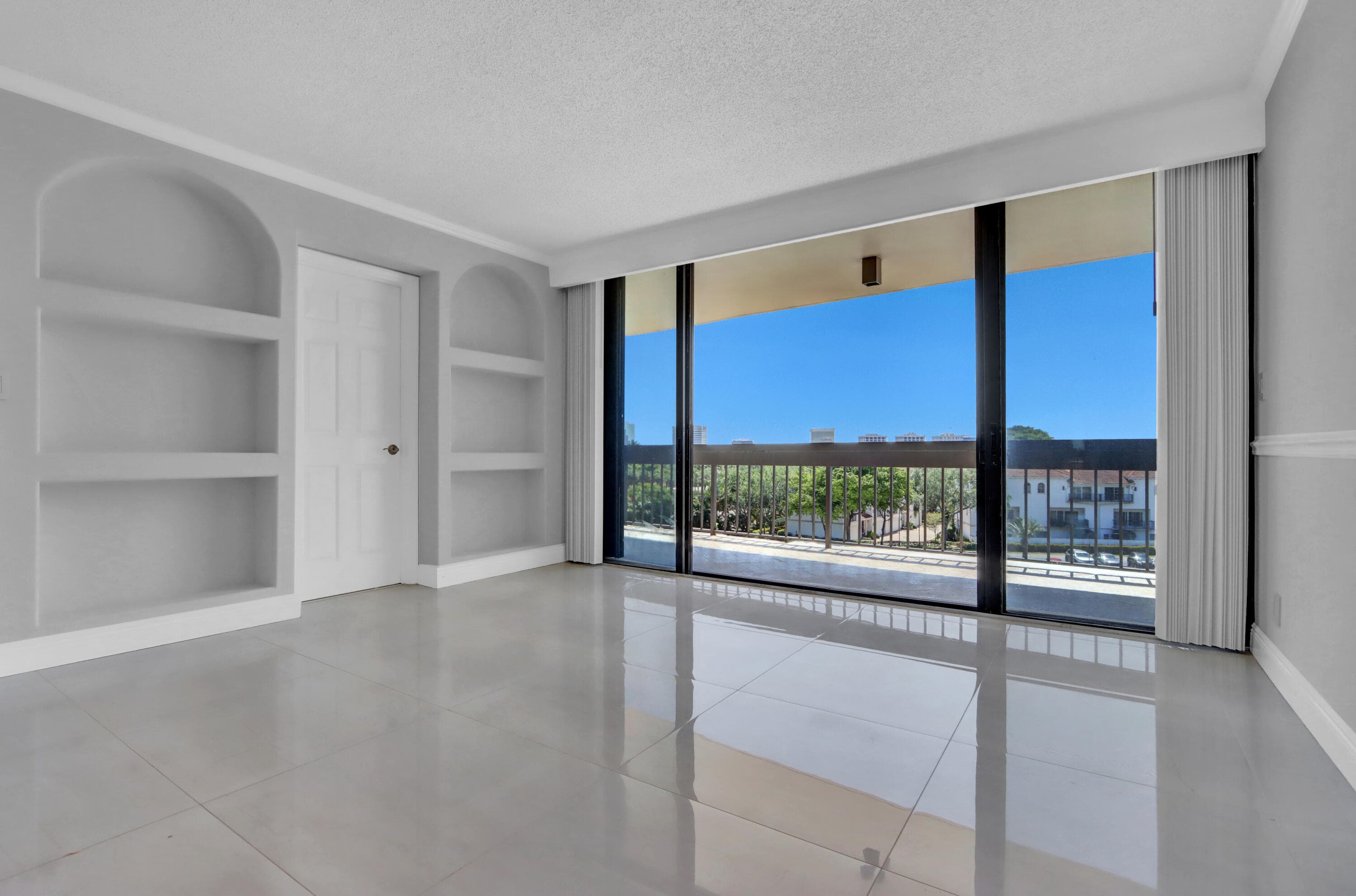 2000 Presidential Way 504, West Palm Beach, FL 33401 17