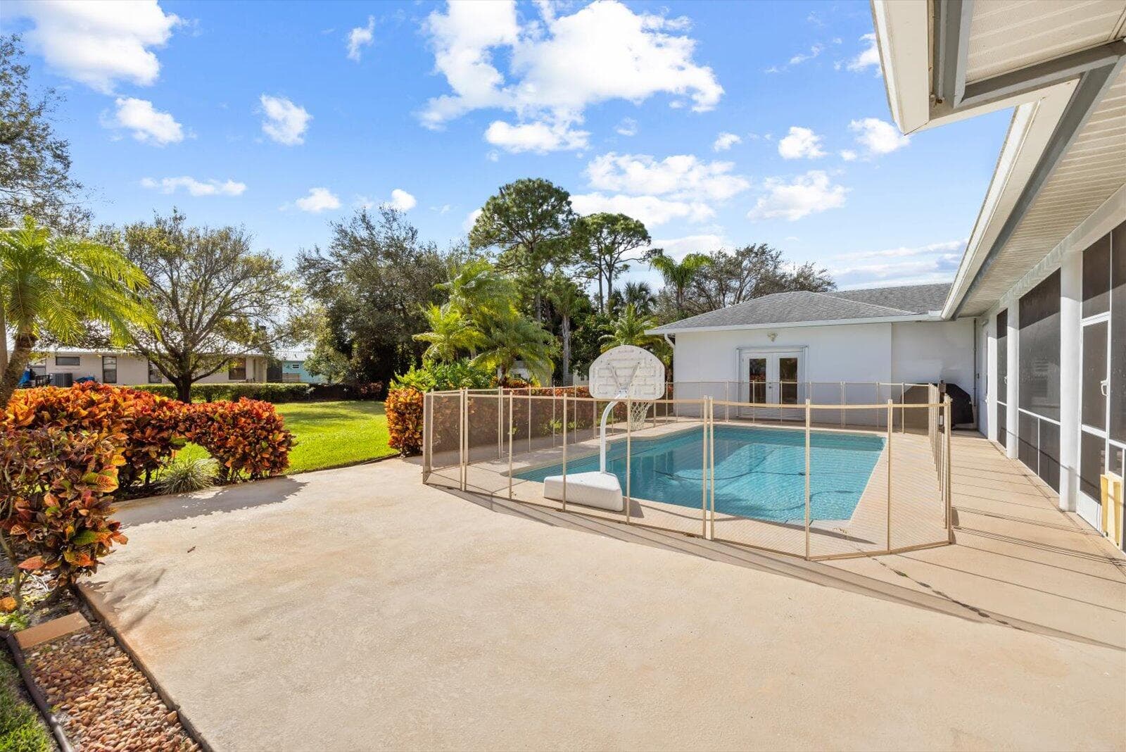 156 SW Saratoga Avenue, Port St. Lucie, FL 34953 49