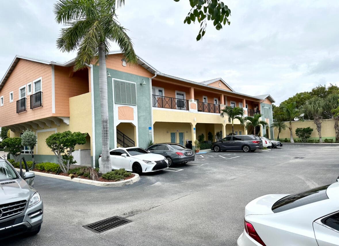 325 NE 2nd Avenue 102, Delray Beach, FL 33444 2
