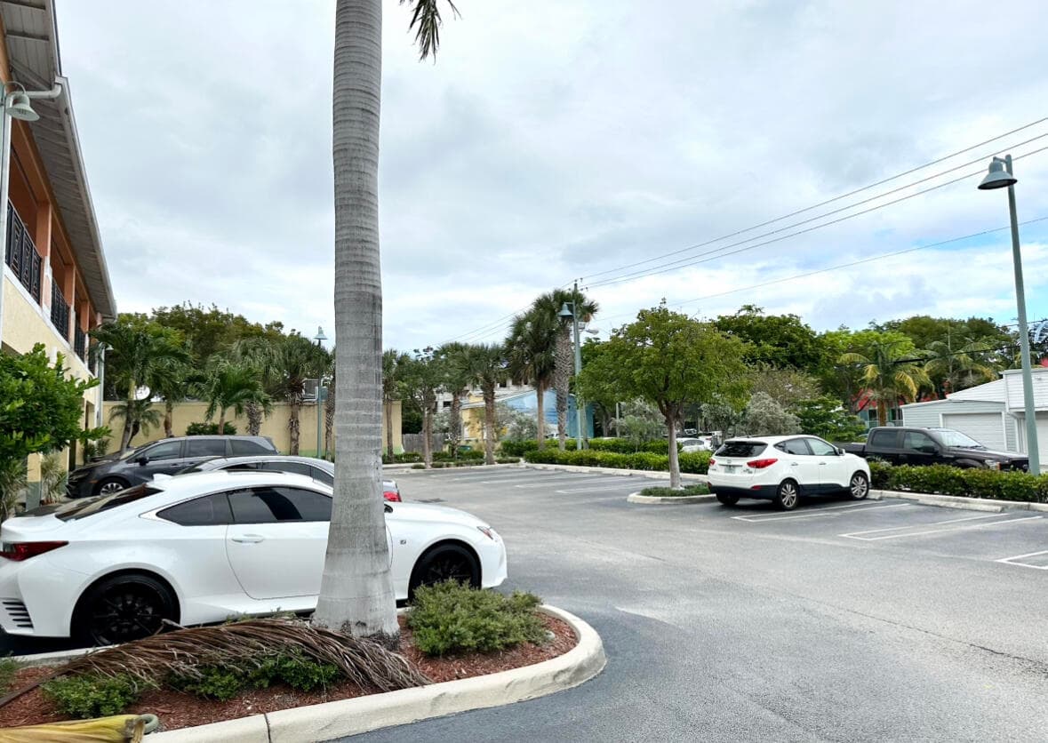 325 NE 2nd Avenue 102, Delray Beach, FL 33444 3