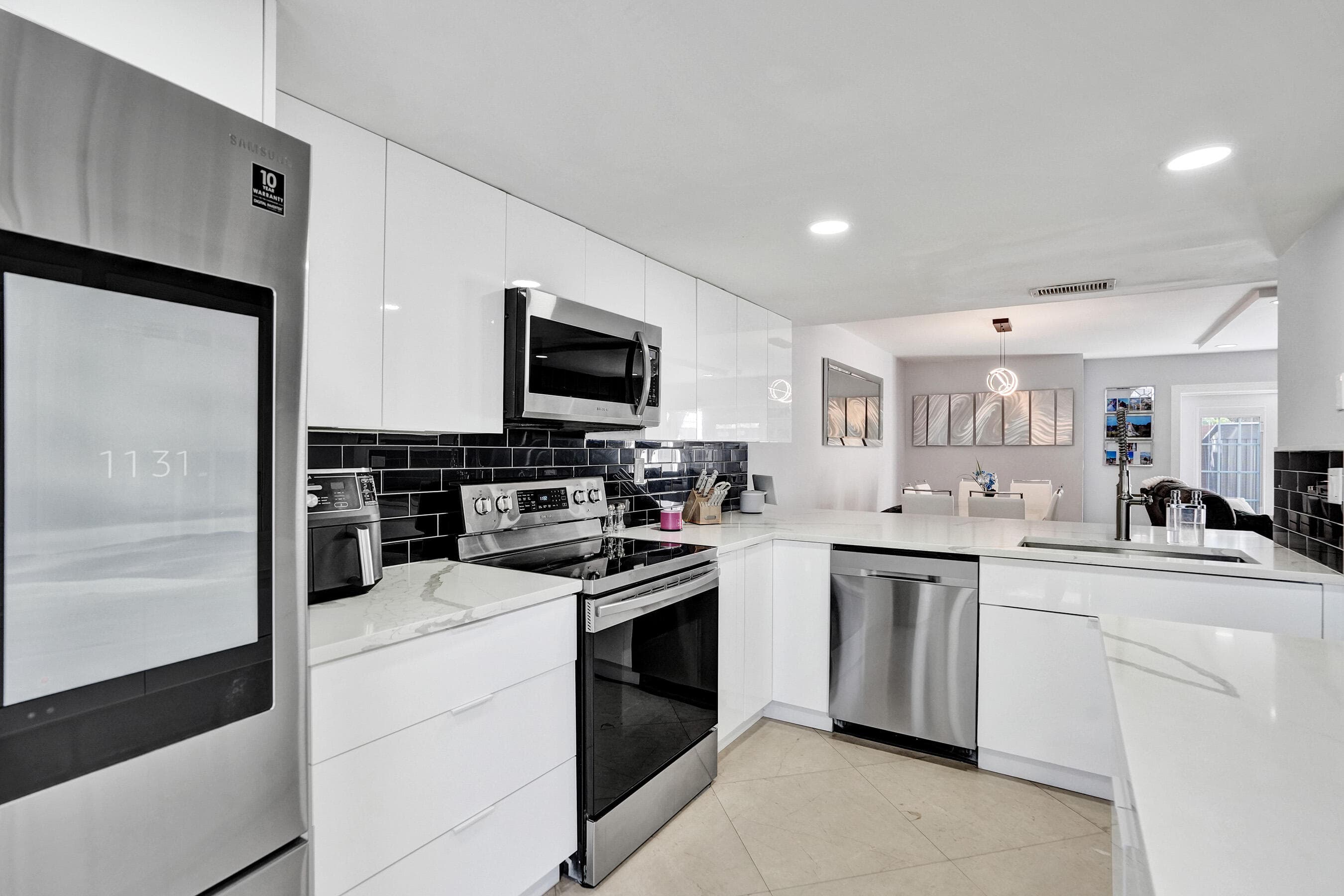 868 Crystal Lake Drive, Deerfield Beach, FL 33064 17