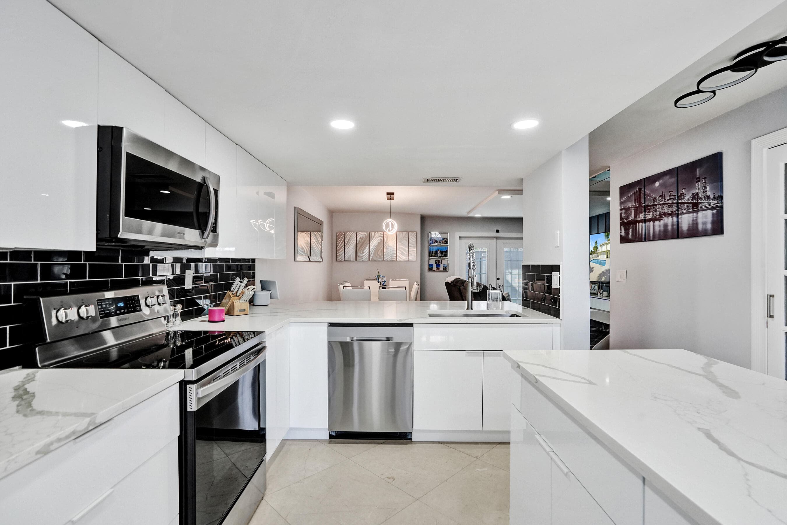 868 Crystal Lake Drive, Deerfield Beach, FL 33064 19