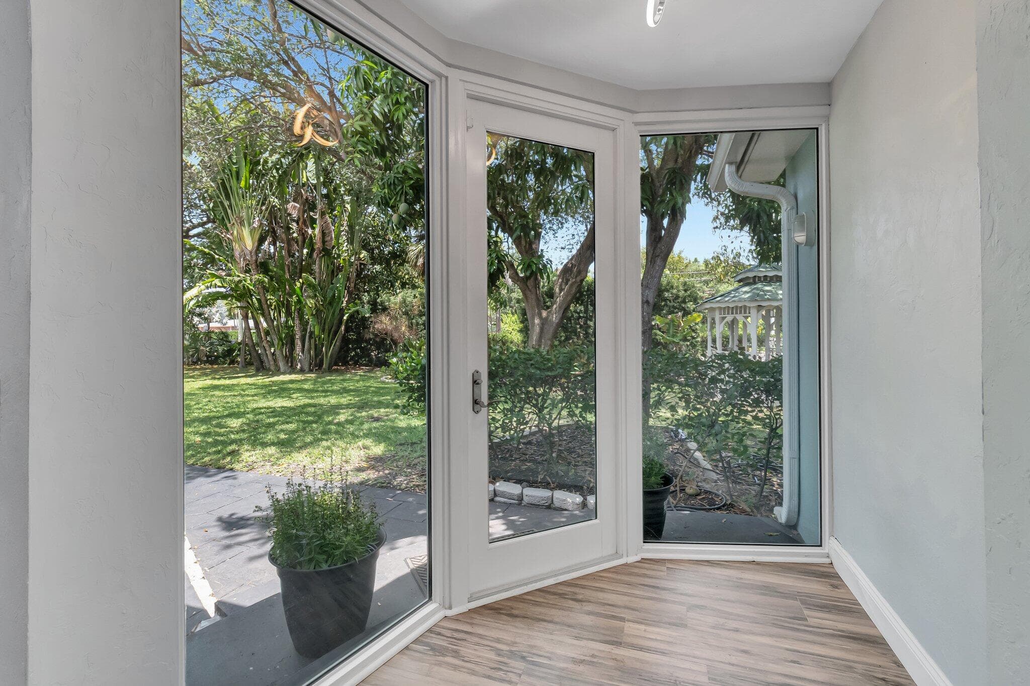 1220 N Swinton Avenue, Delray Beach, FL 33444 8