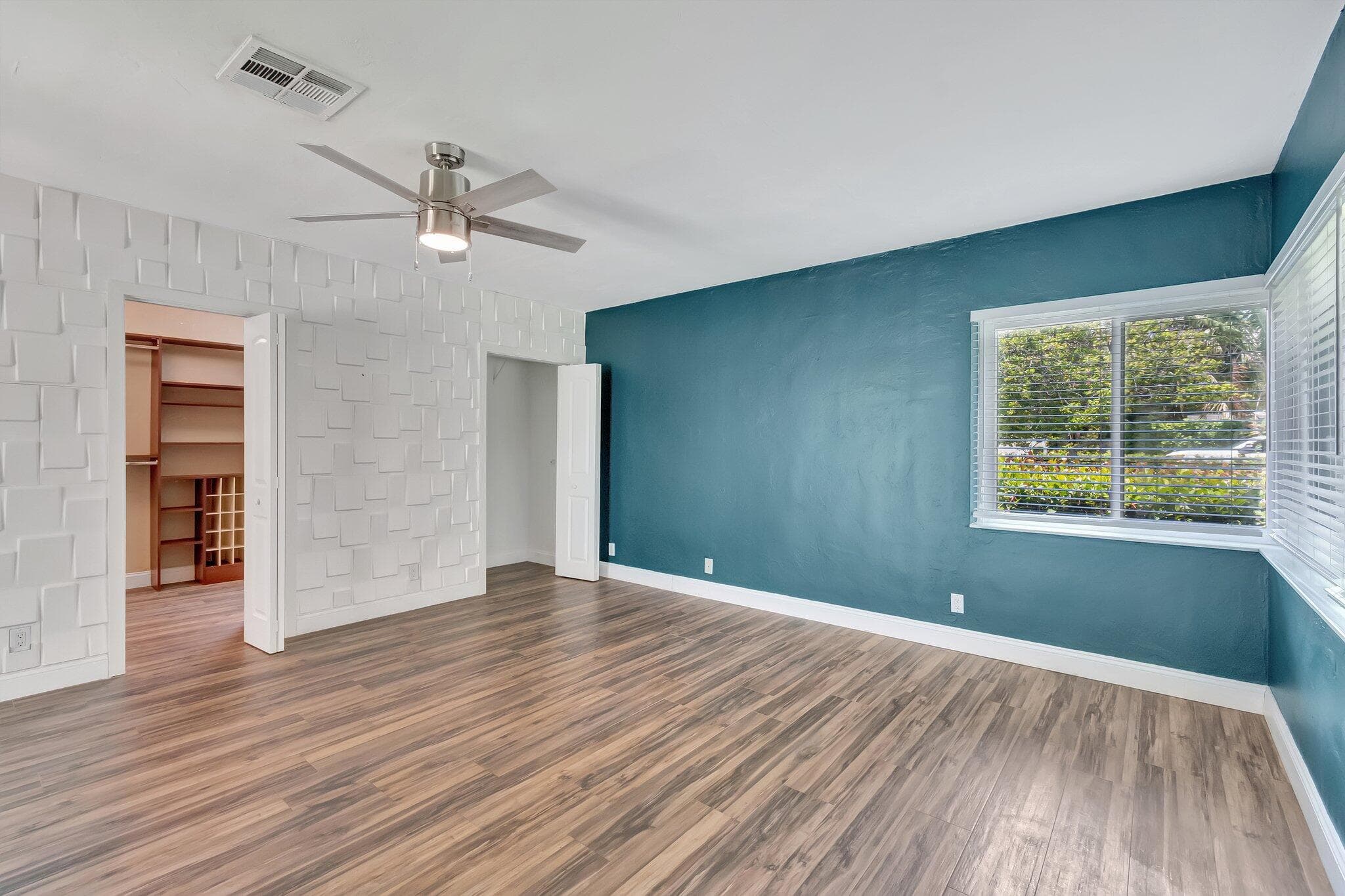 1220 N Swinton Avenue, Delray Beach, FL 33444 24