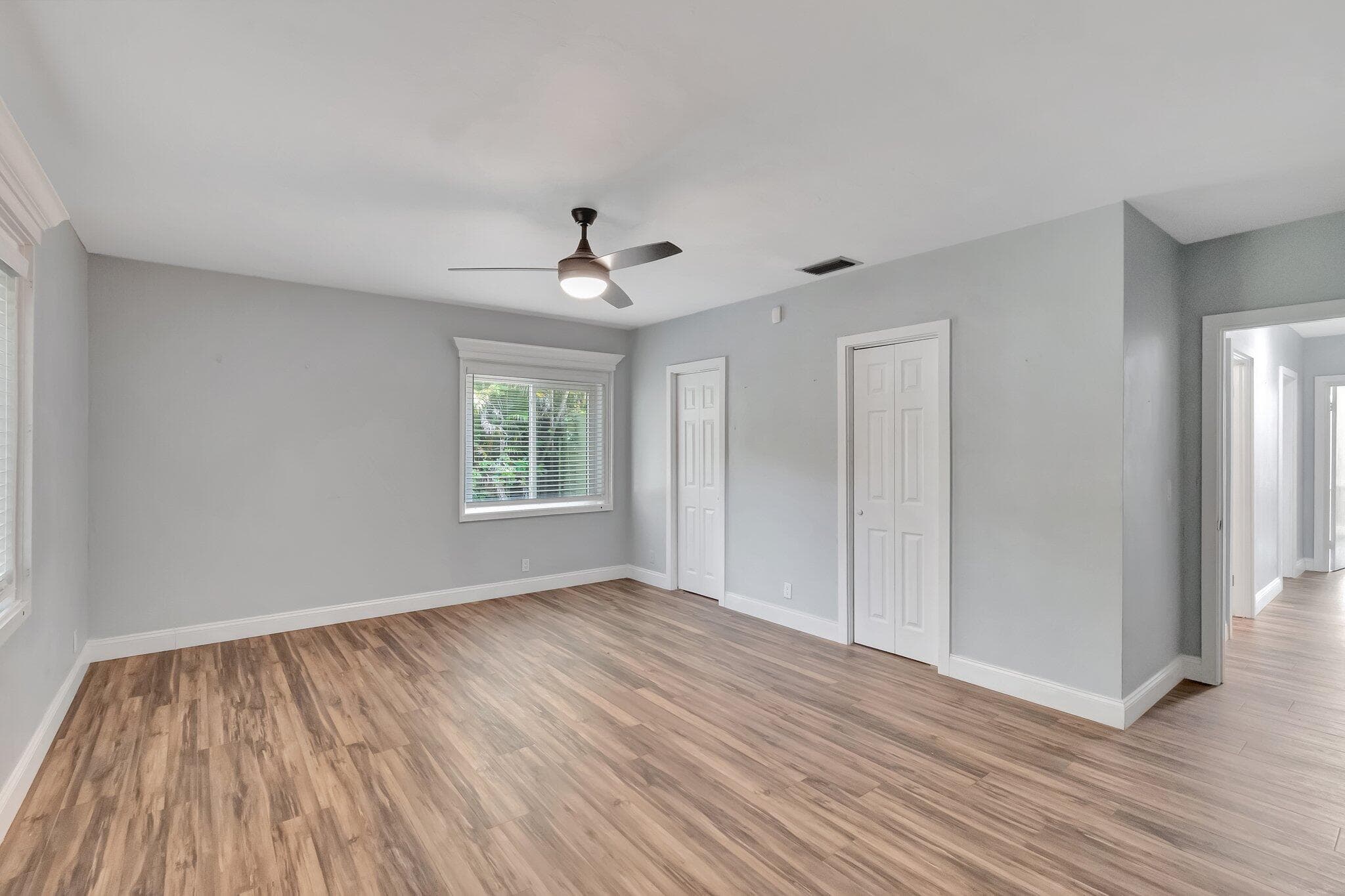 1220 N Swinton Avenue, Delray Beach, FL 33444 32