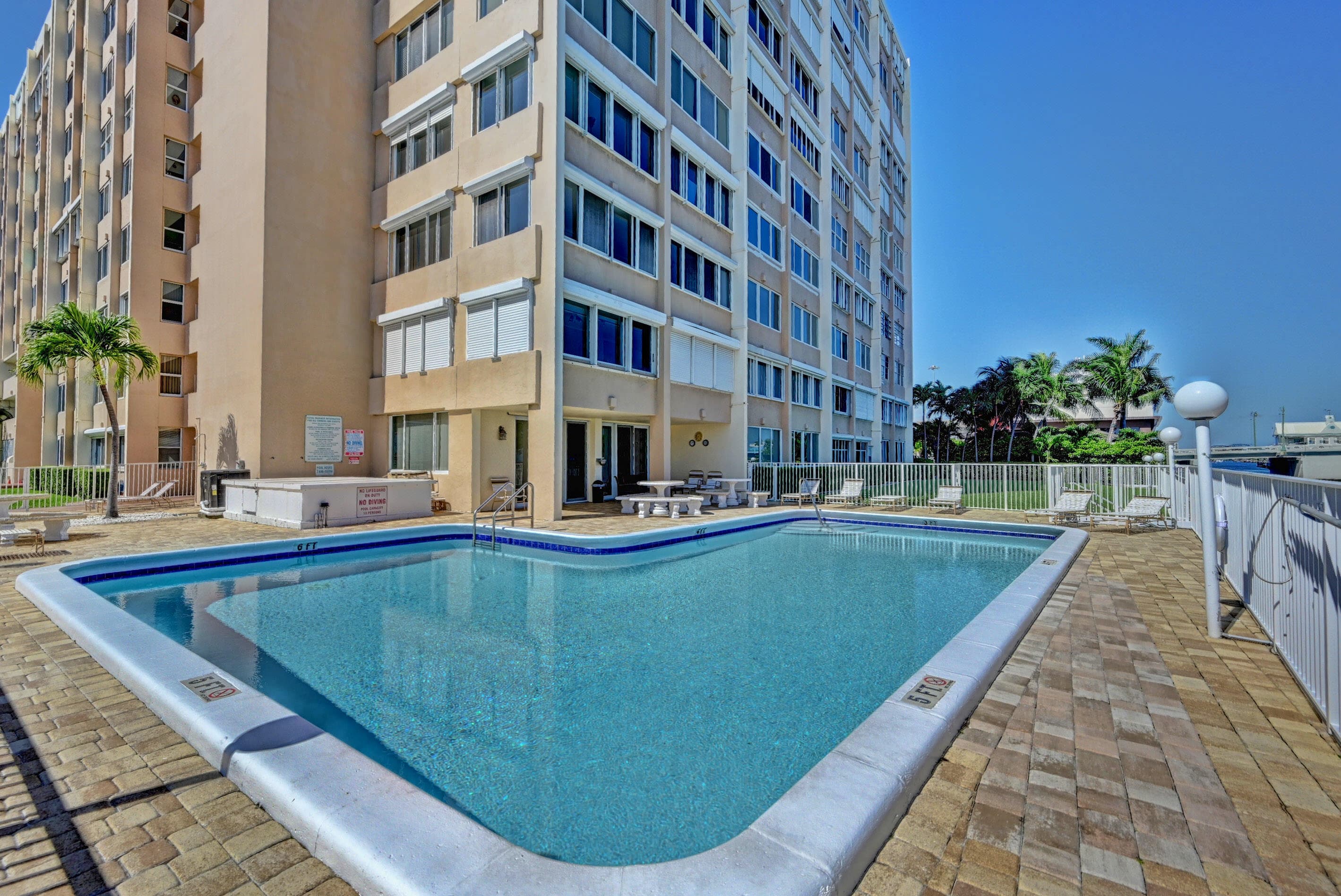 3100 NE 49th Street 206, Fort Lauderdale, FL 33308 40