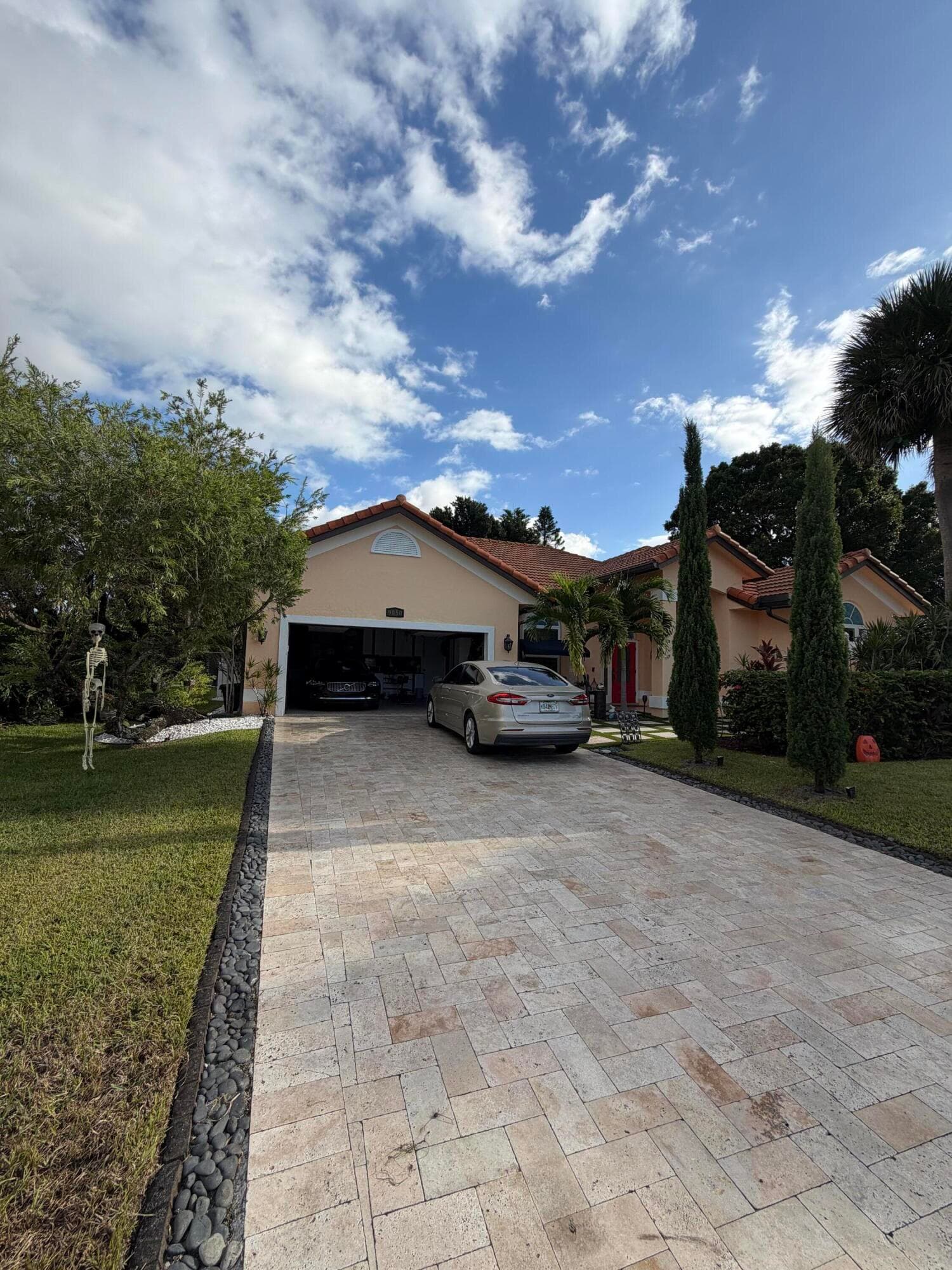 9050 Cypress Hollow Drive, Palm Beach Gardens, FL 33418 33