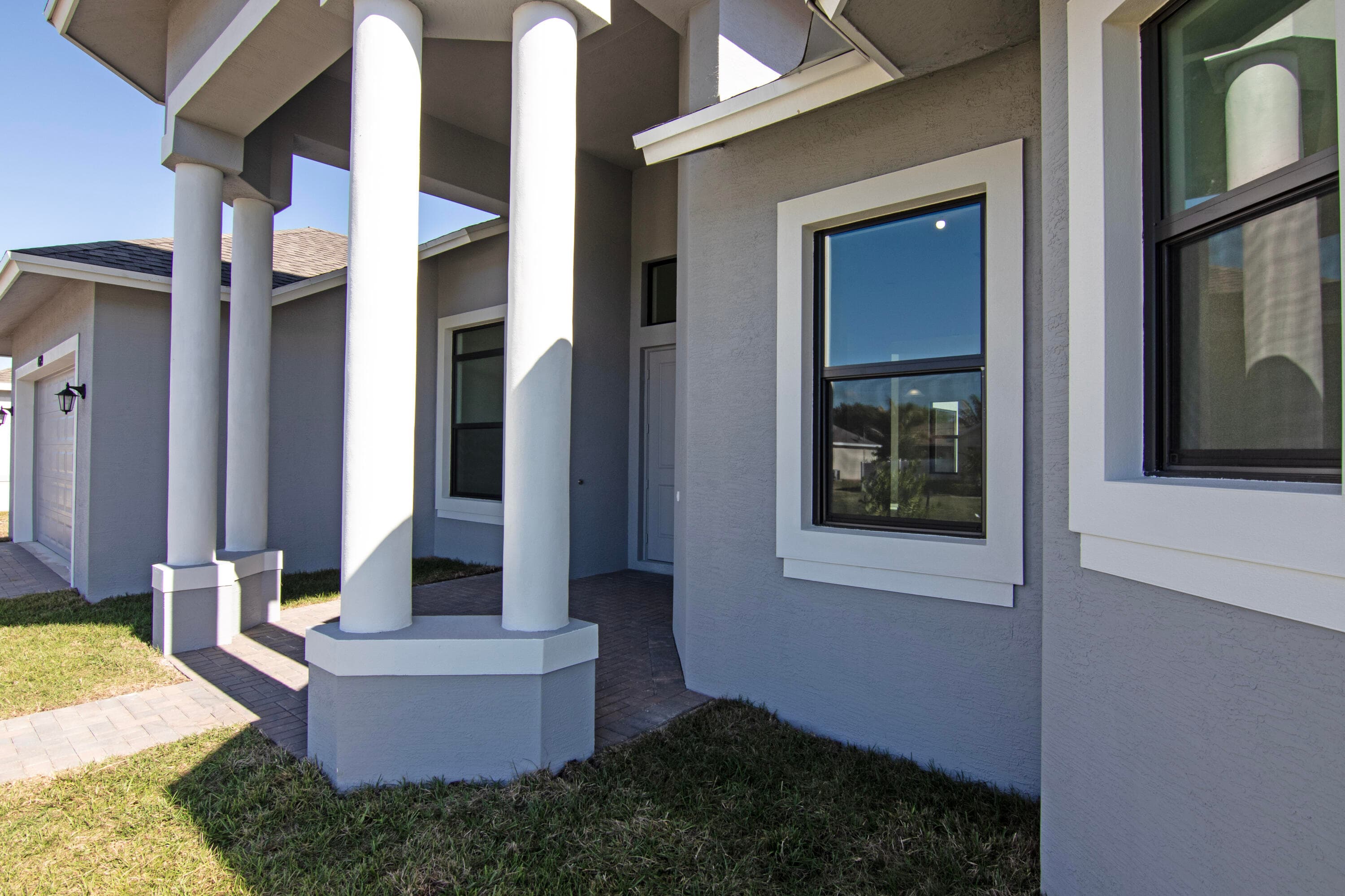 4689 SW Tacoma Street, Port St. Lucie, FL 34953 3