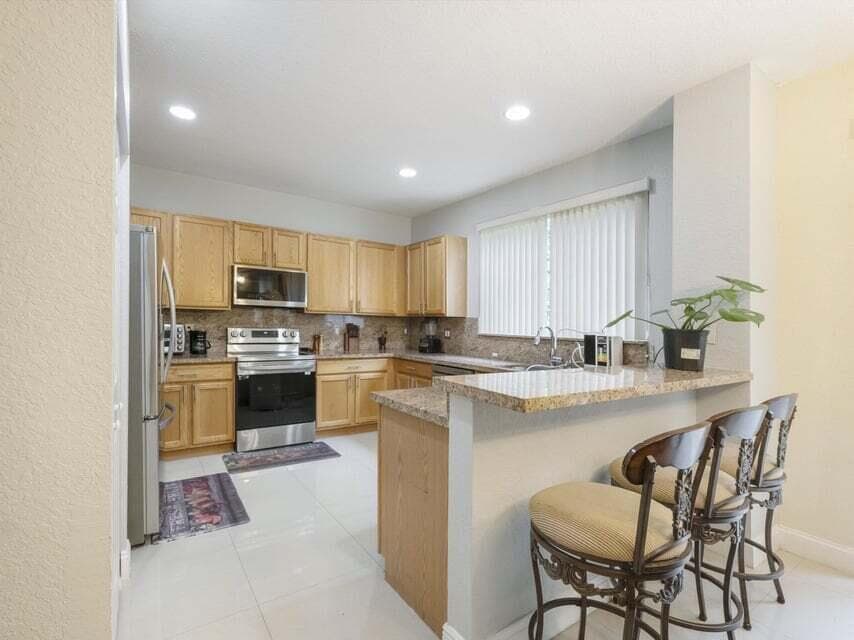 846 Gazetta Way, West Palm Beach, FL 33413 6