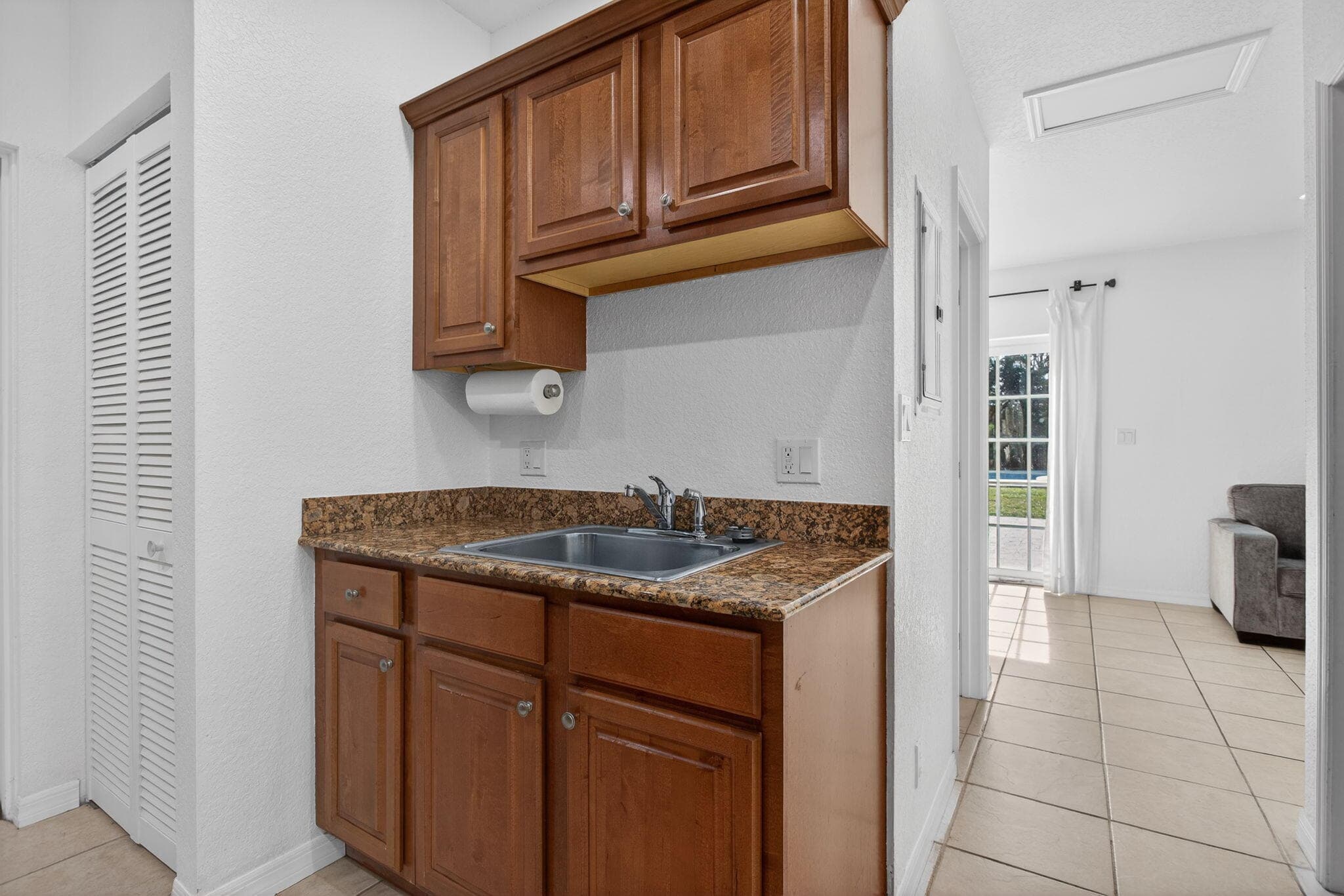 736 NE 34th Court, Oakland Park, FL 33334 37