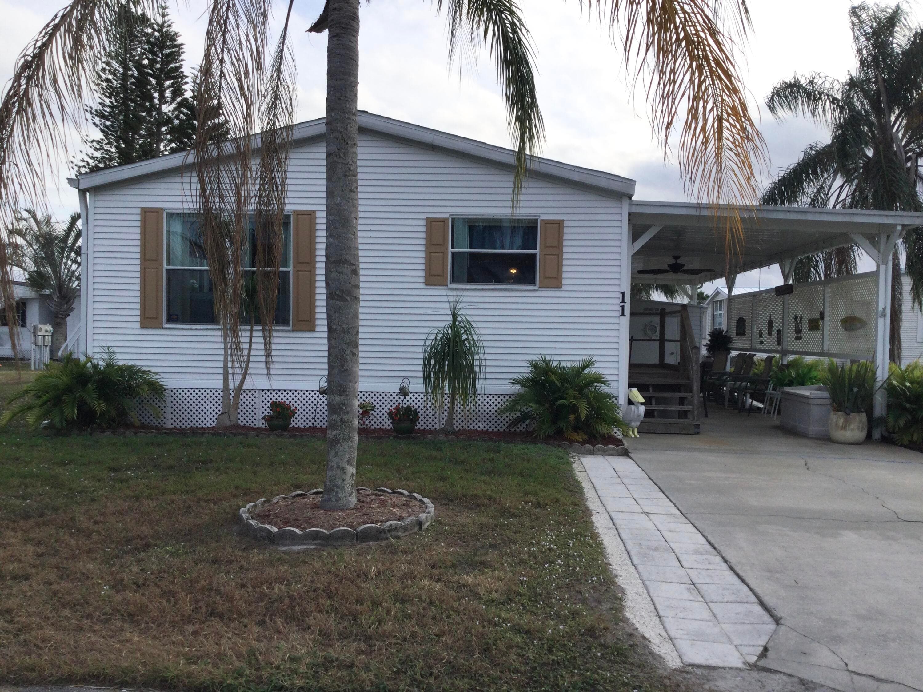 11 SE Hidalgo Lane, Port St. Lucie, FL 34952 2
