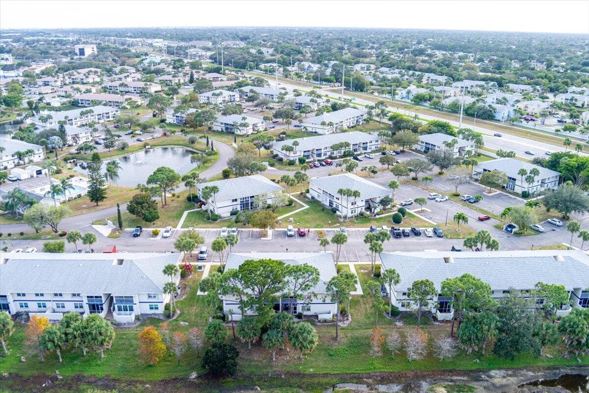 1506 SE Royal Green Circle 204, Port St. Lucie, FL 34952 35