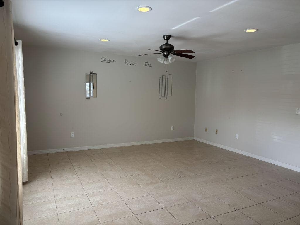 2800 Indian River Boulevard 1, Vero Beach, FL 32960 4