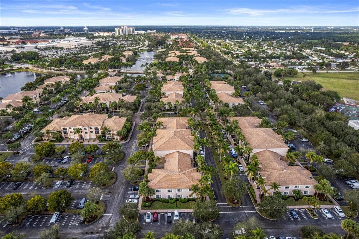 2804 Sarento Place 303, Palm Beach Gardens, FL 33410 48
