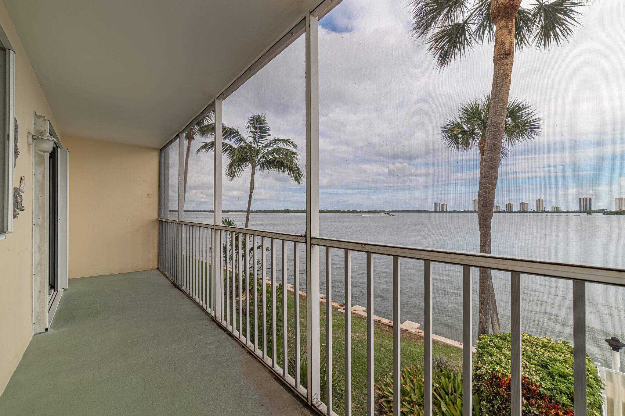 101 Doolen Court 201, North Palm Beach, FL 33408 28