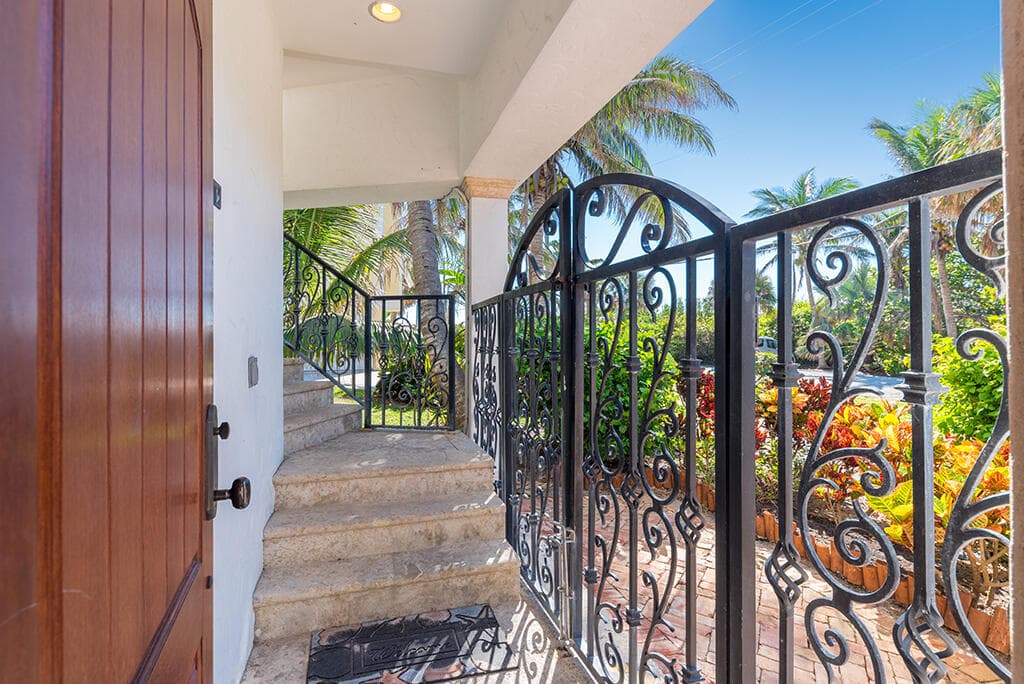 23 NE Macarthur Boulevard, Stuart, FL 34996 24
