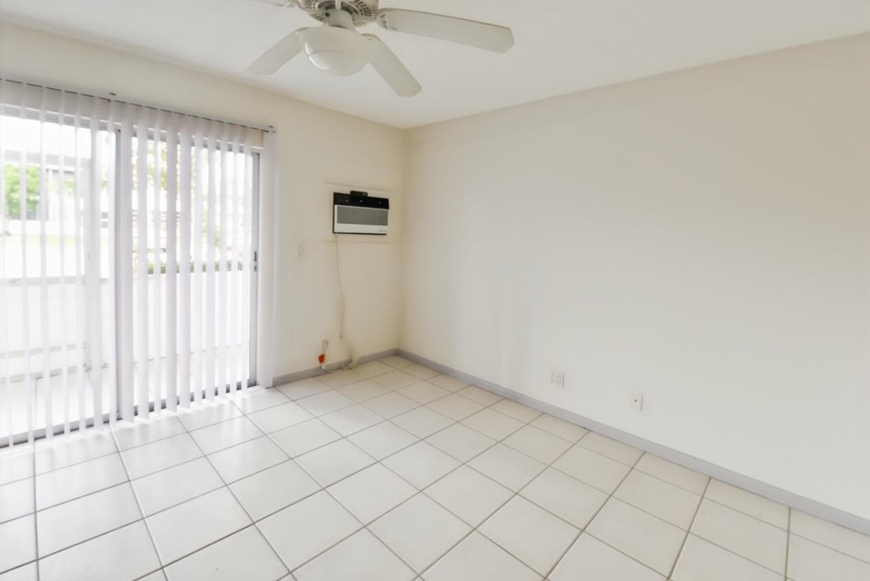 164 Andover G, West Palm Beach, FL 33417 9