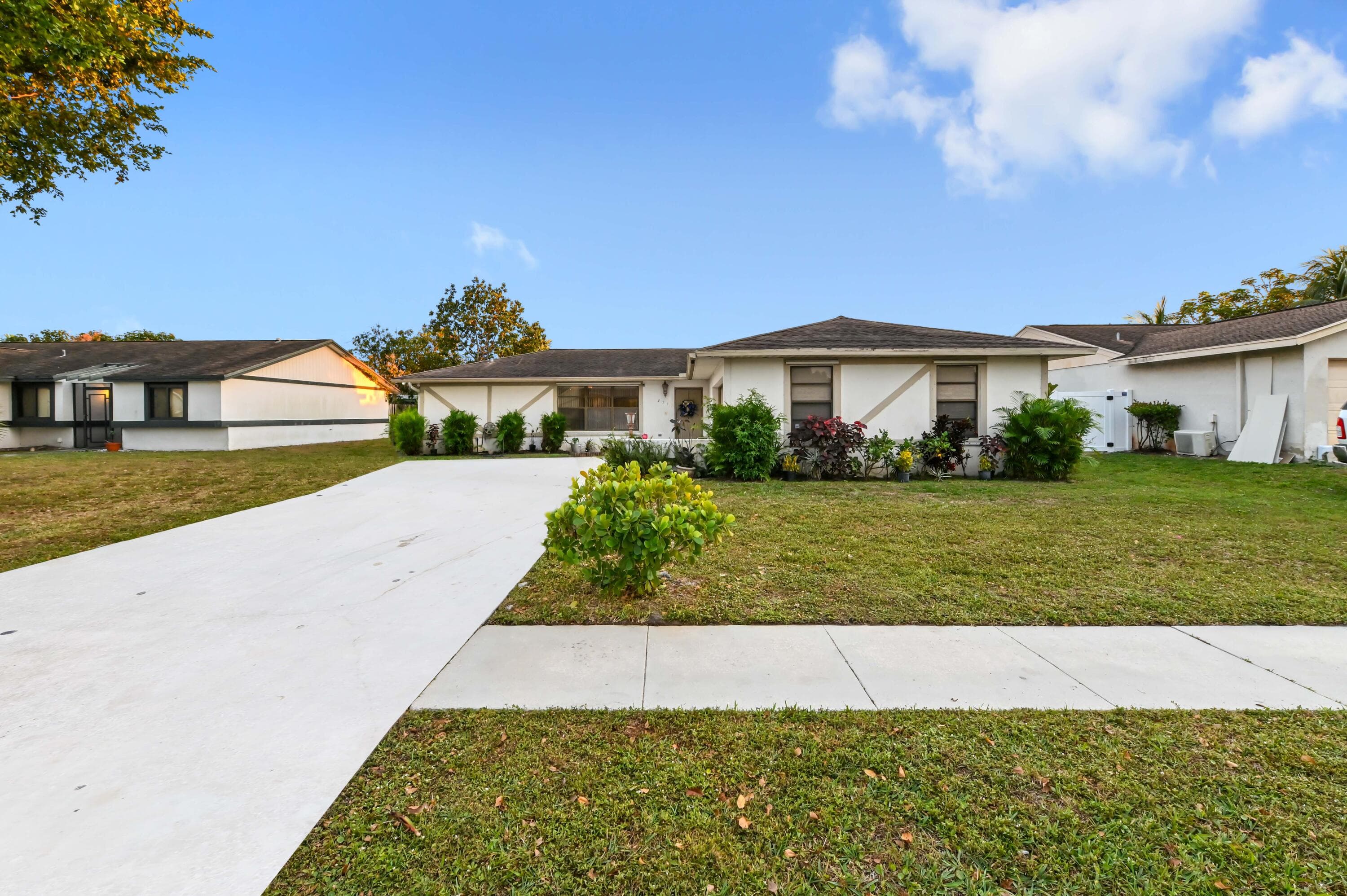 2531 Doral Way, Riviera Beach, FL 33407