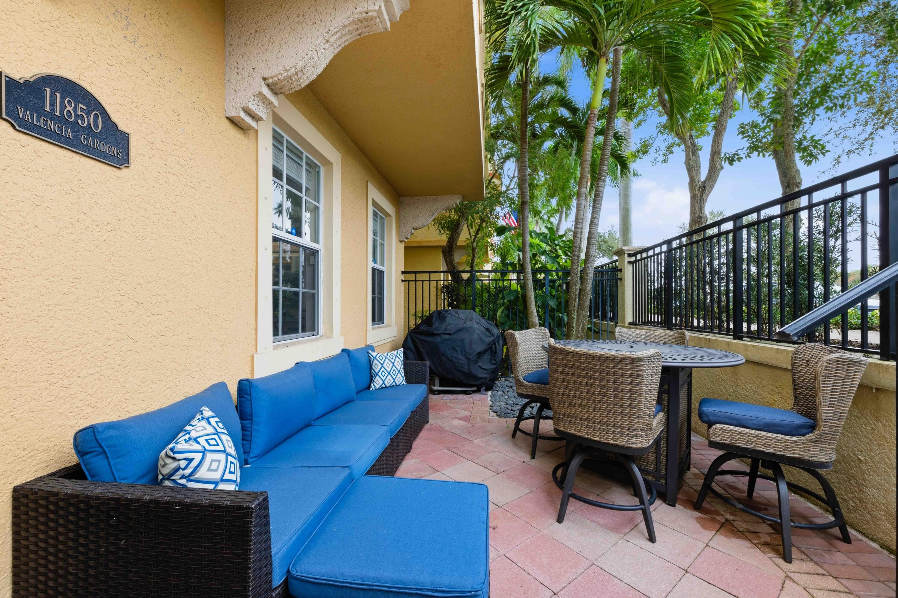 11850 Valencia Gardens Avenue, Palm Beach Gardens, FL 33410 32