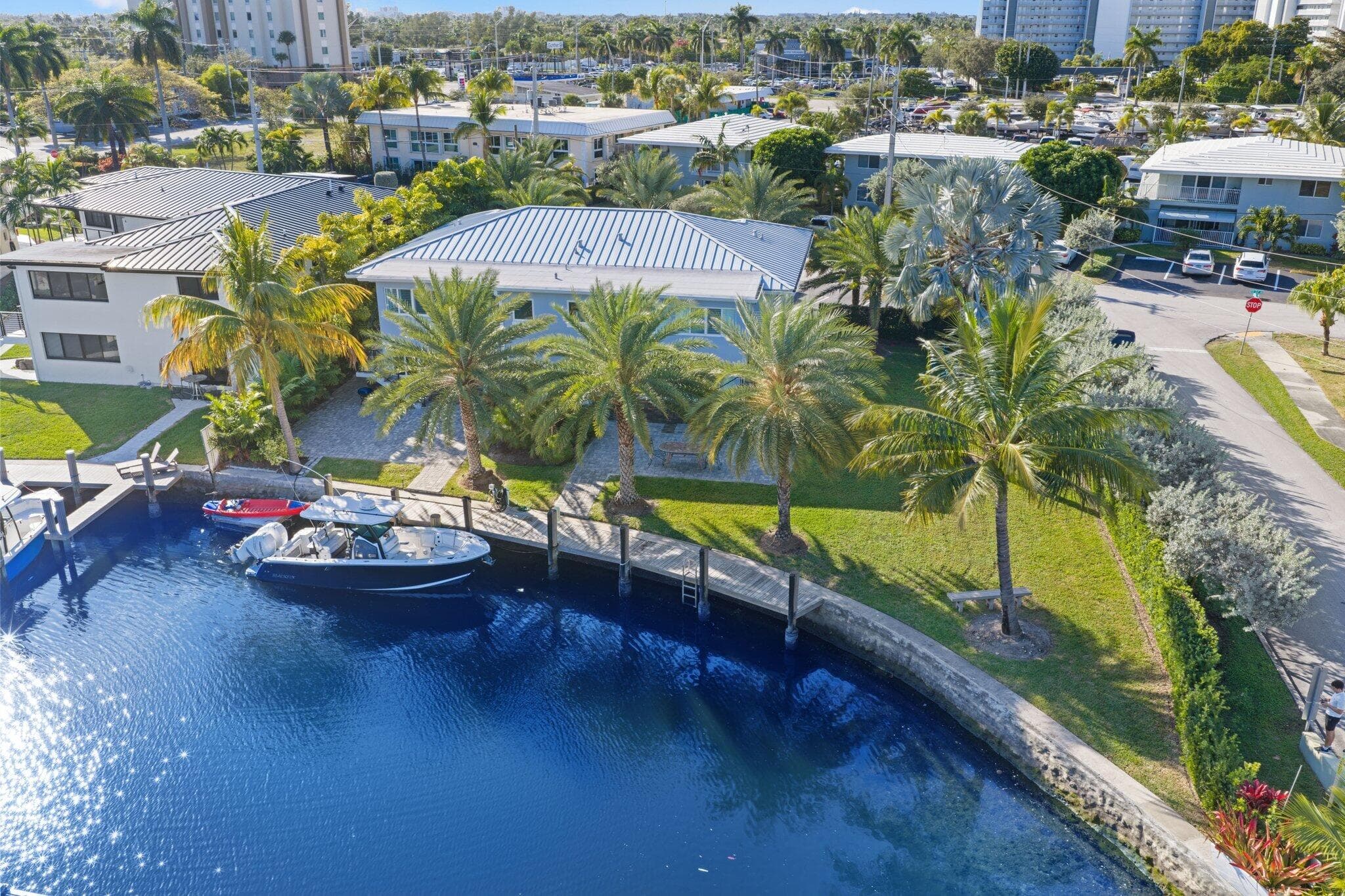 830 SE 22nd Avenue, Pompano Beach, FL 33062 8