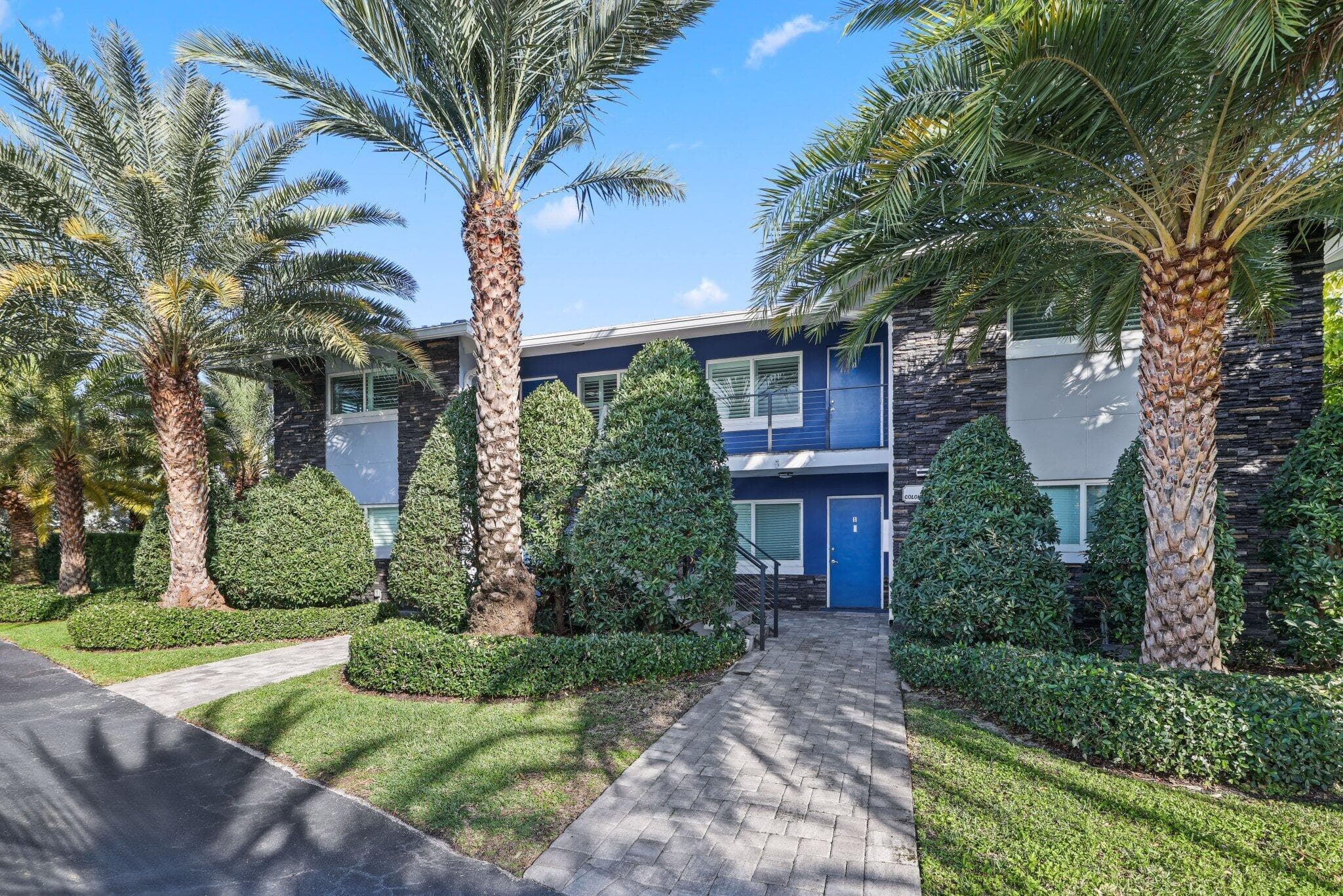 830 SE 22nd Avenue, Pompano Beach, FL 33062 23