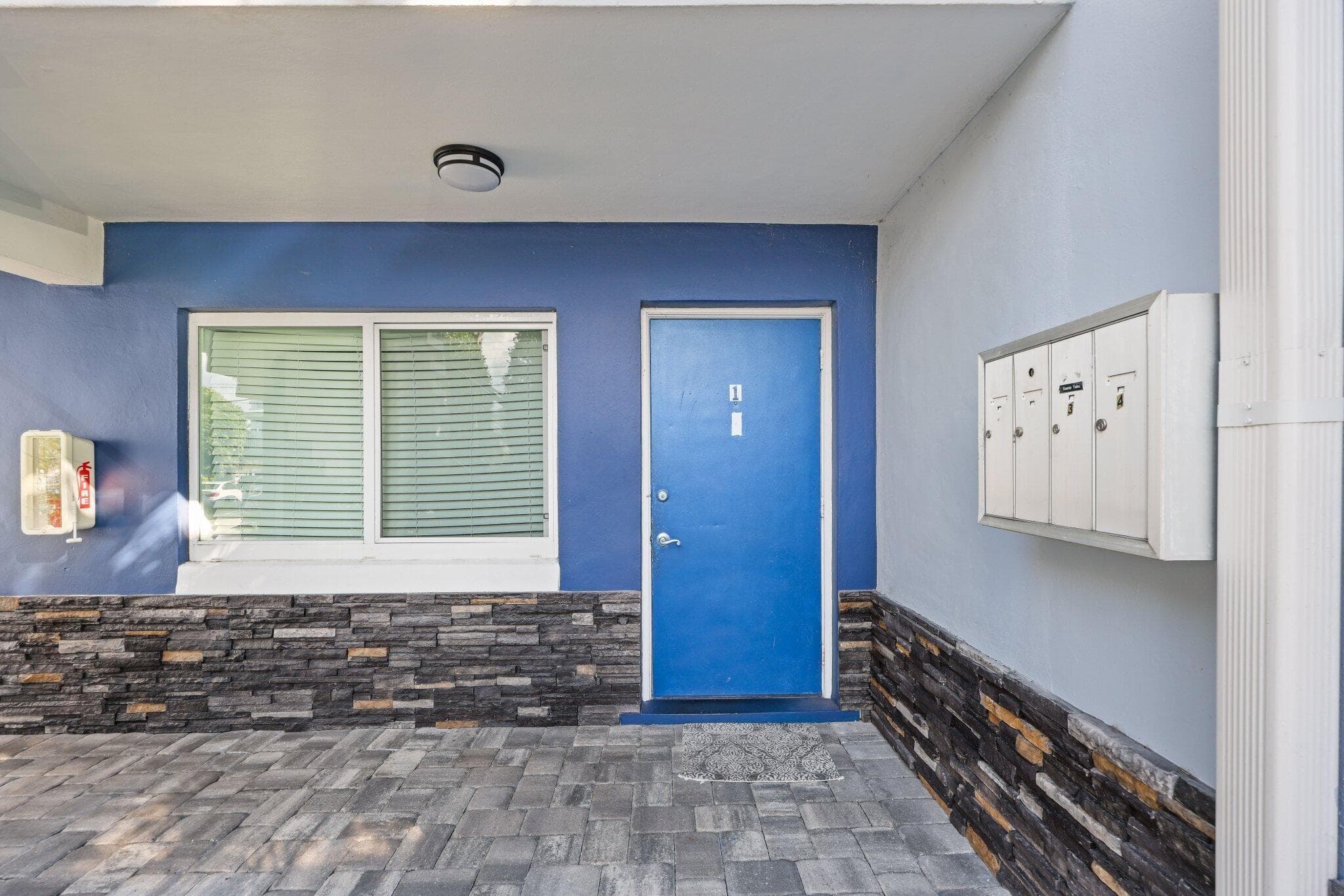 830 SE 22nd Avenue, Pompano Beach, FL 33062 24
