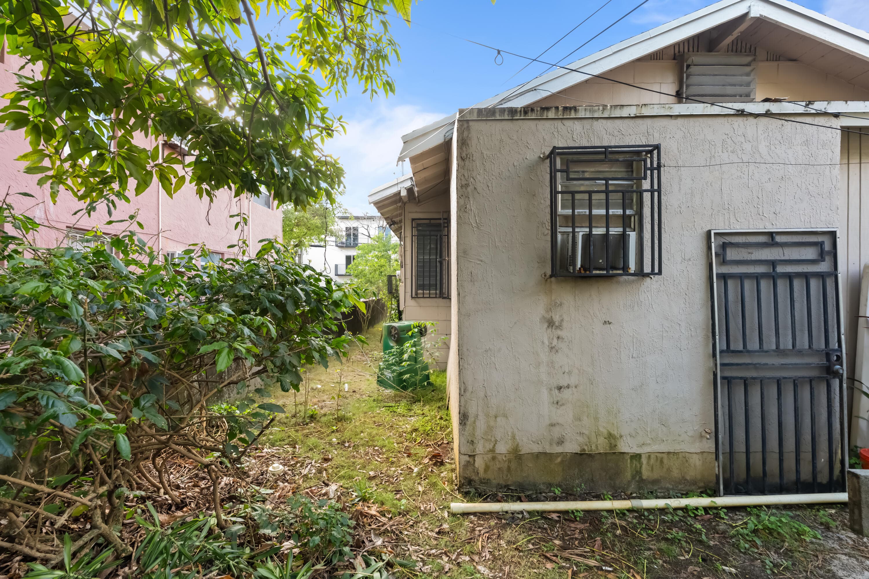 8111 NE 1st Avenue, Miami, FL 33138 16