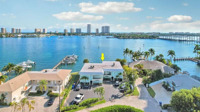 360 Wilma Circle 7, Riviera Beach, FL 33404 2