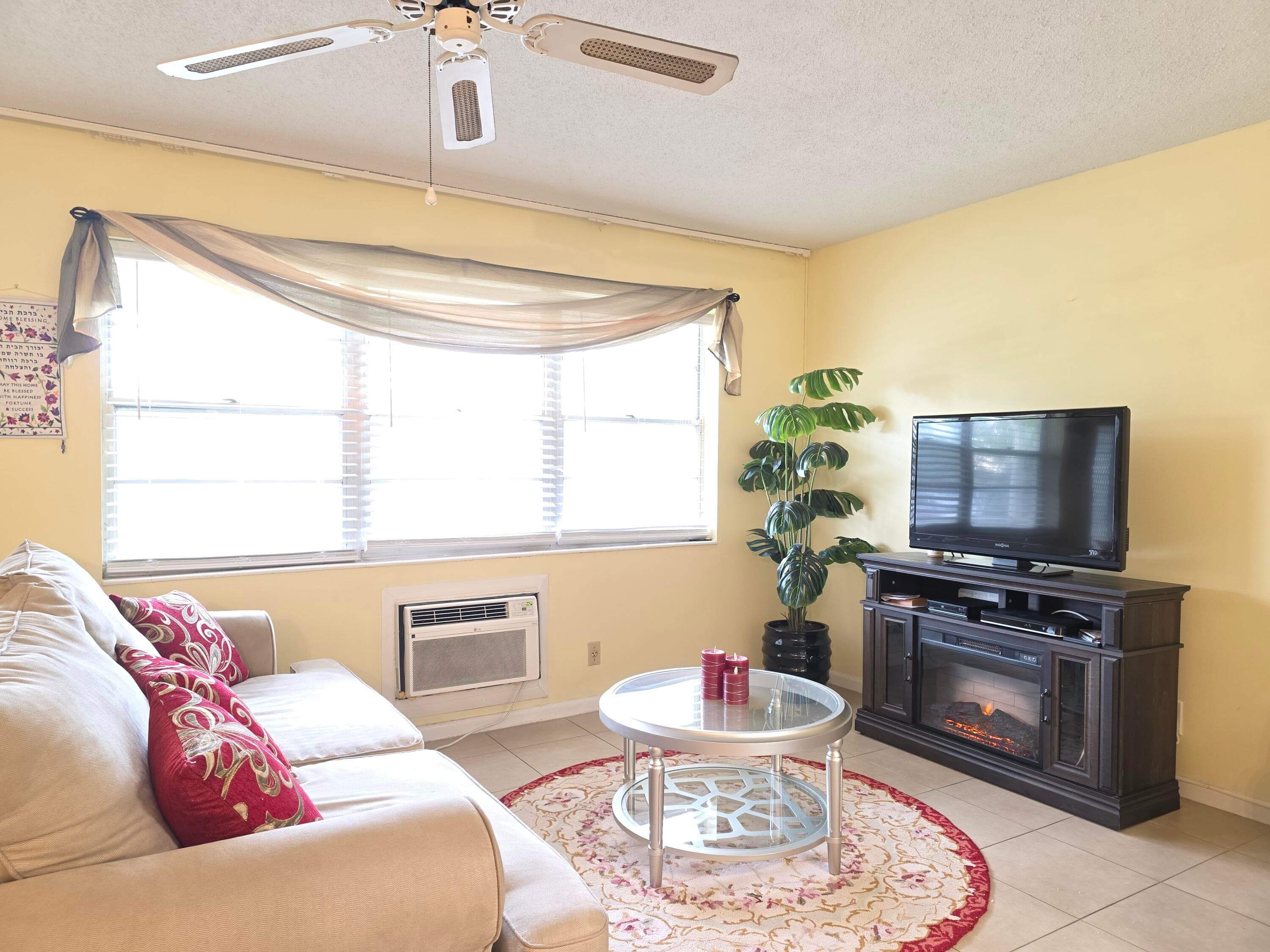 204 Kent L L, West Palm Beach, FL 33417 10