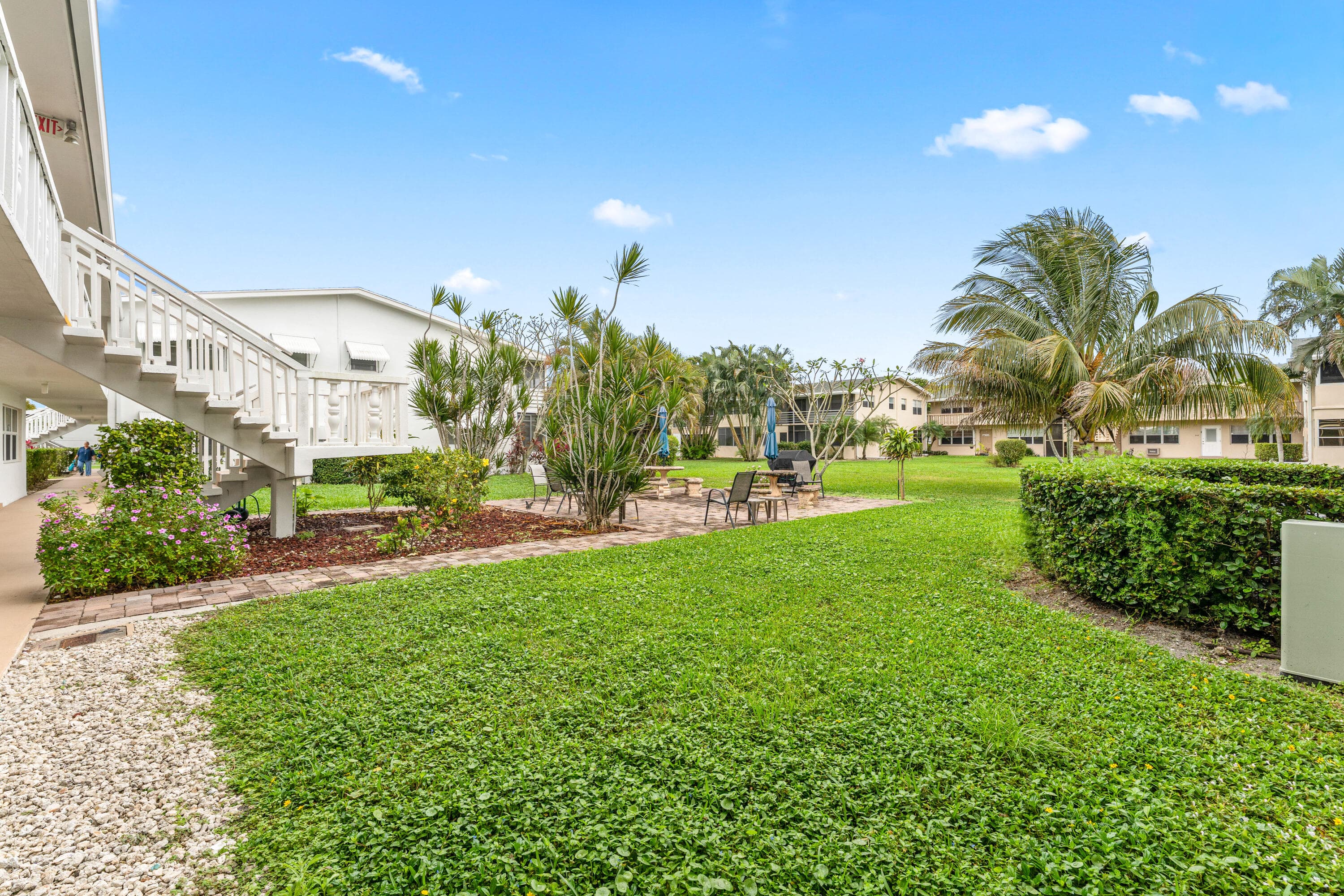 309 Sheffield M 309, West Palm Beach, FL 33417 19