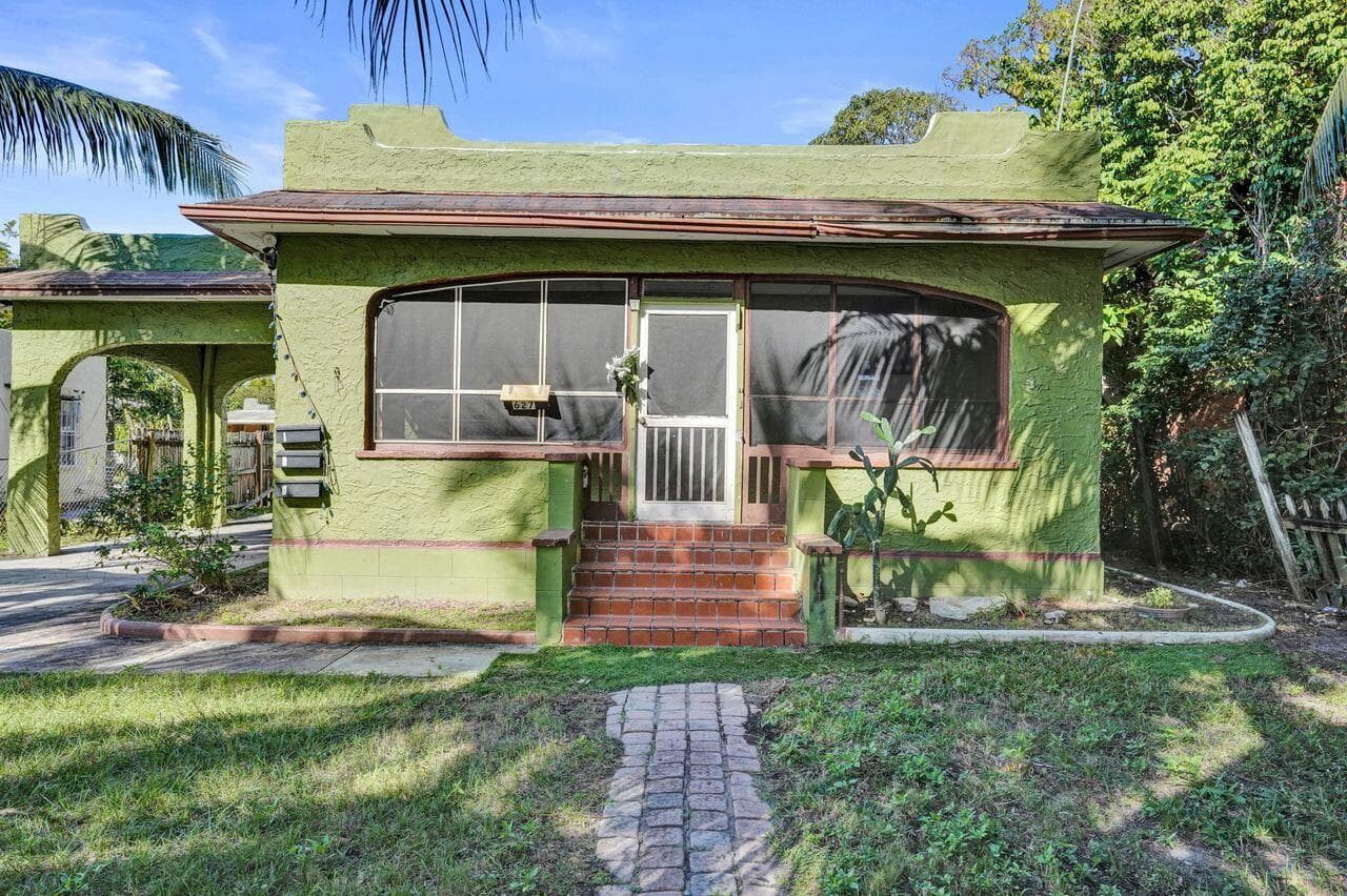 627 30th Street, West Palm Beach, FL 33407 7