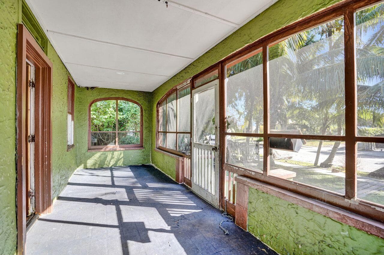 627 30th Street, West Palm Beach, FL 33407 13
