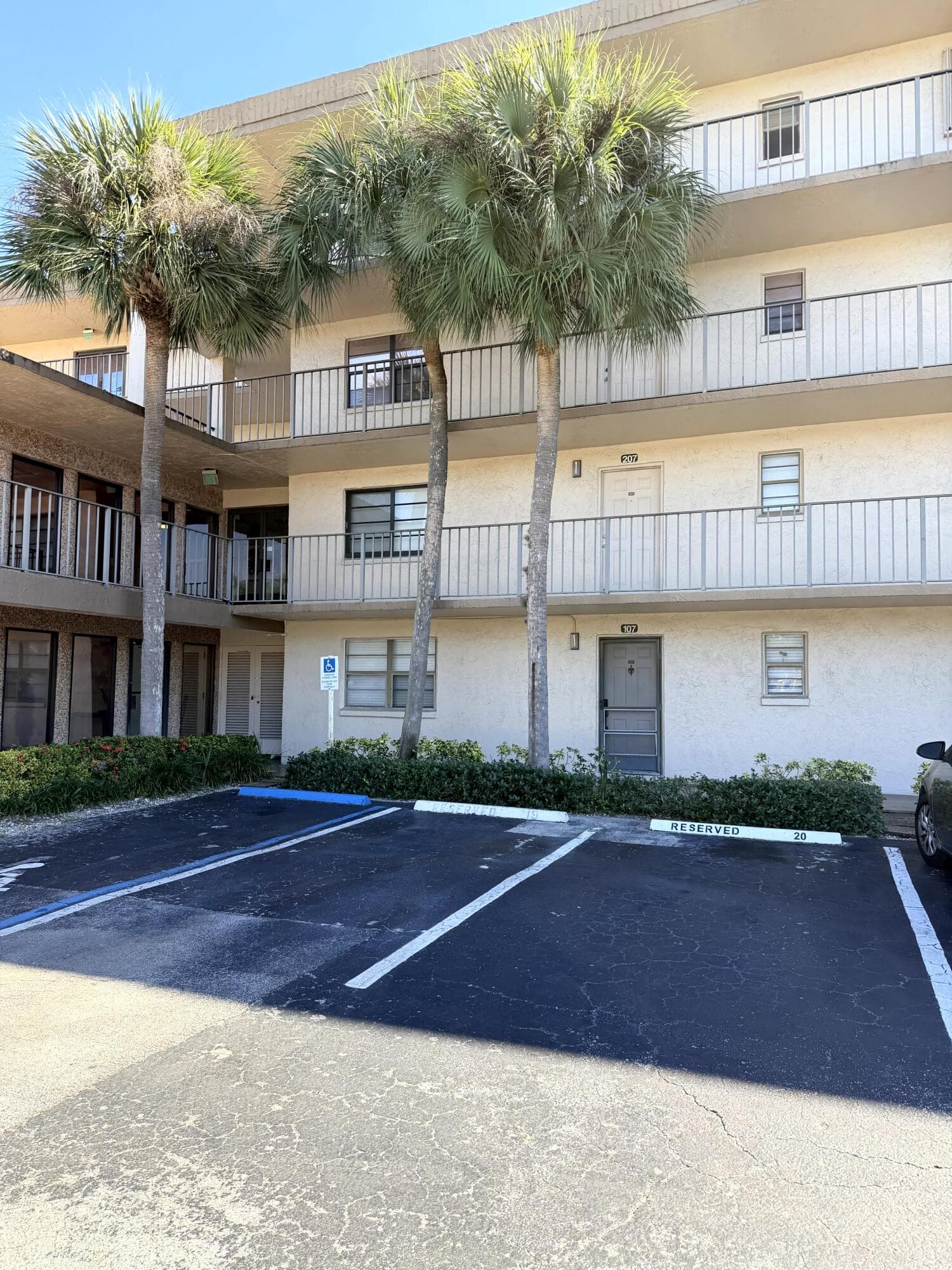 9300 SW 8th Street 107, Boca Raton, FL 33428