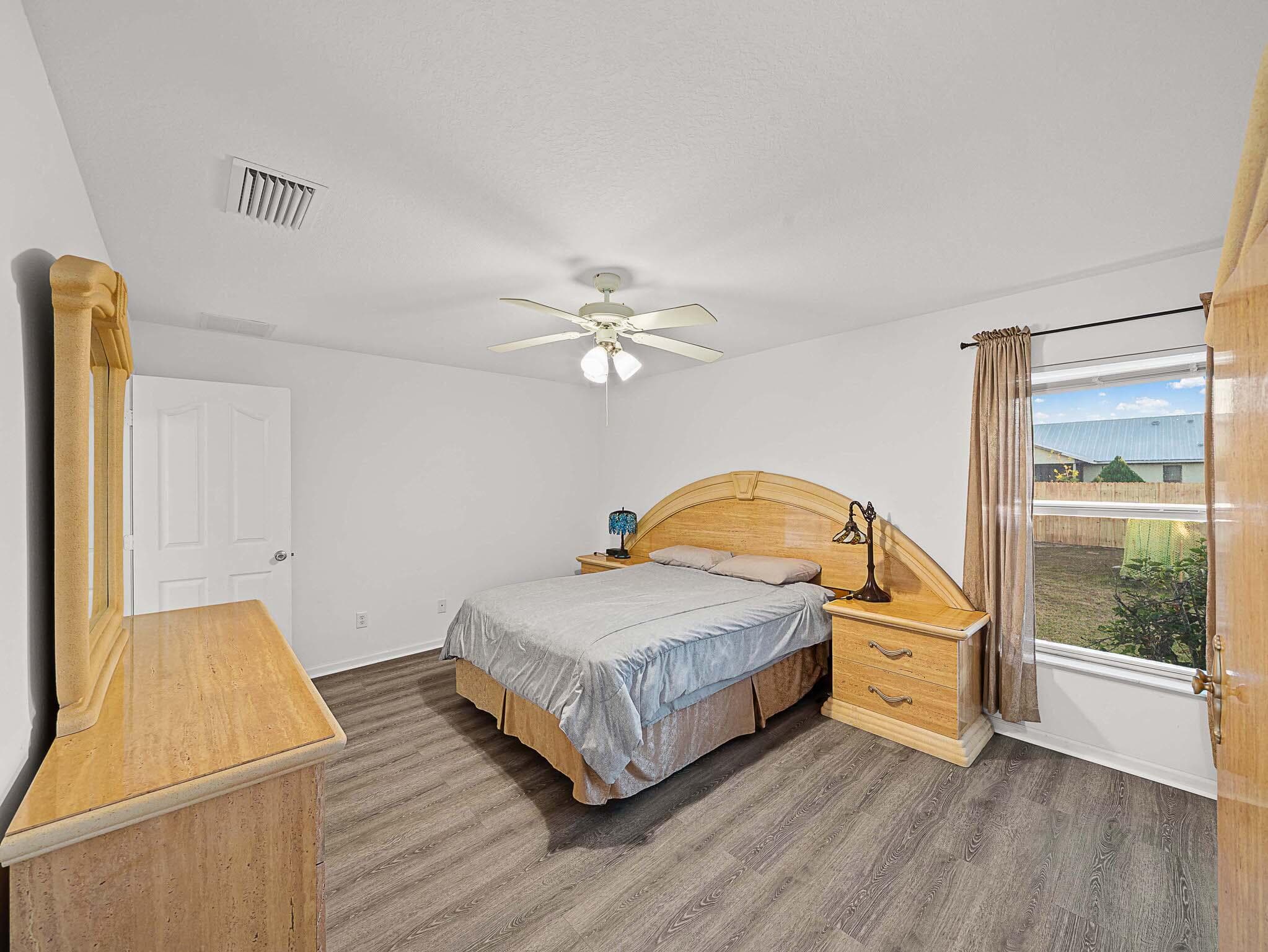 982 SW Worcester Lane, Port St. Lucie, FL 34953 27