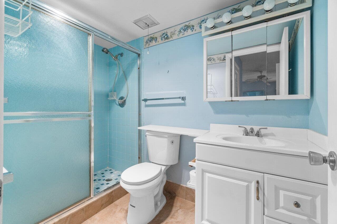 2 Golfs Edge D, West Palm Beach, FL 33417 8