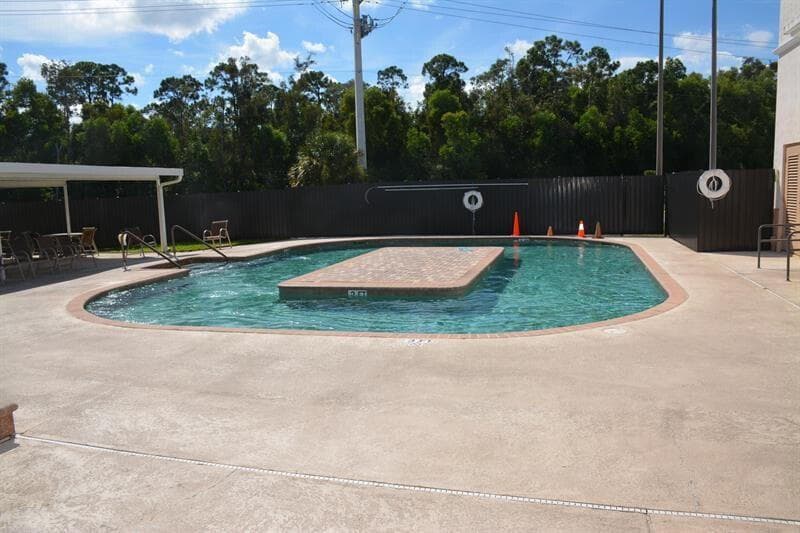 2 Golfs Edge D, West Palm Beach, FL 33417 25