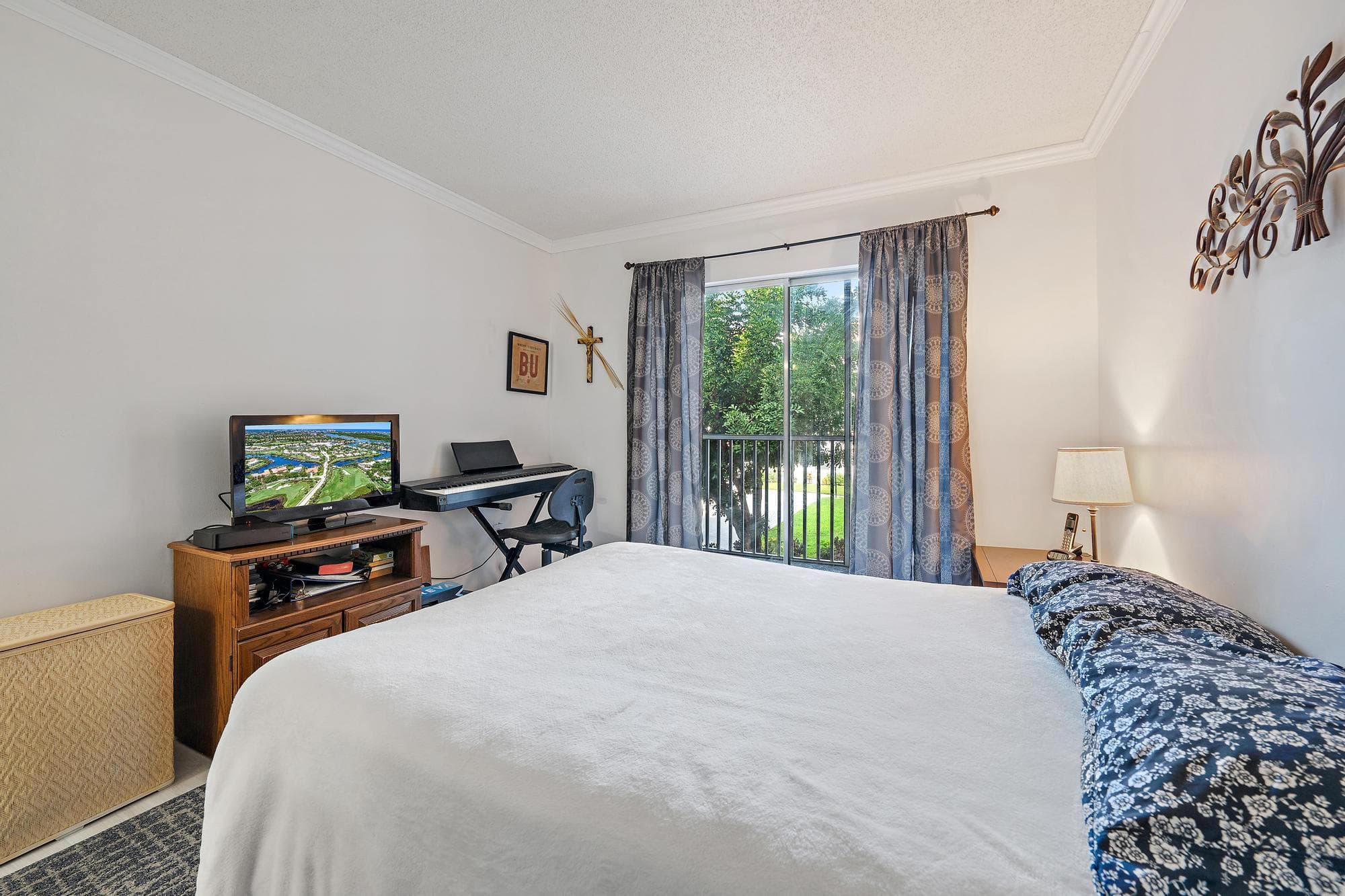 1516 S Lakeside Drive 207, Lake Worth Beach, FL 33460 5