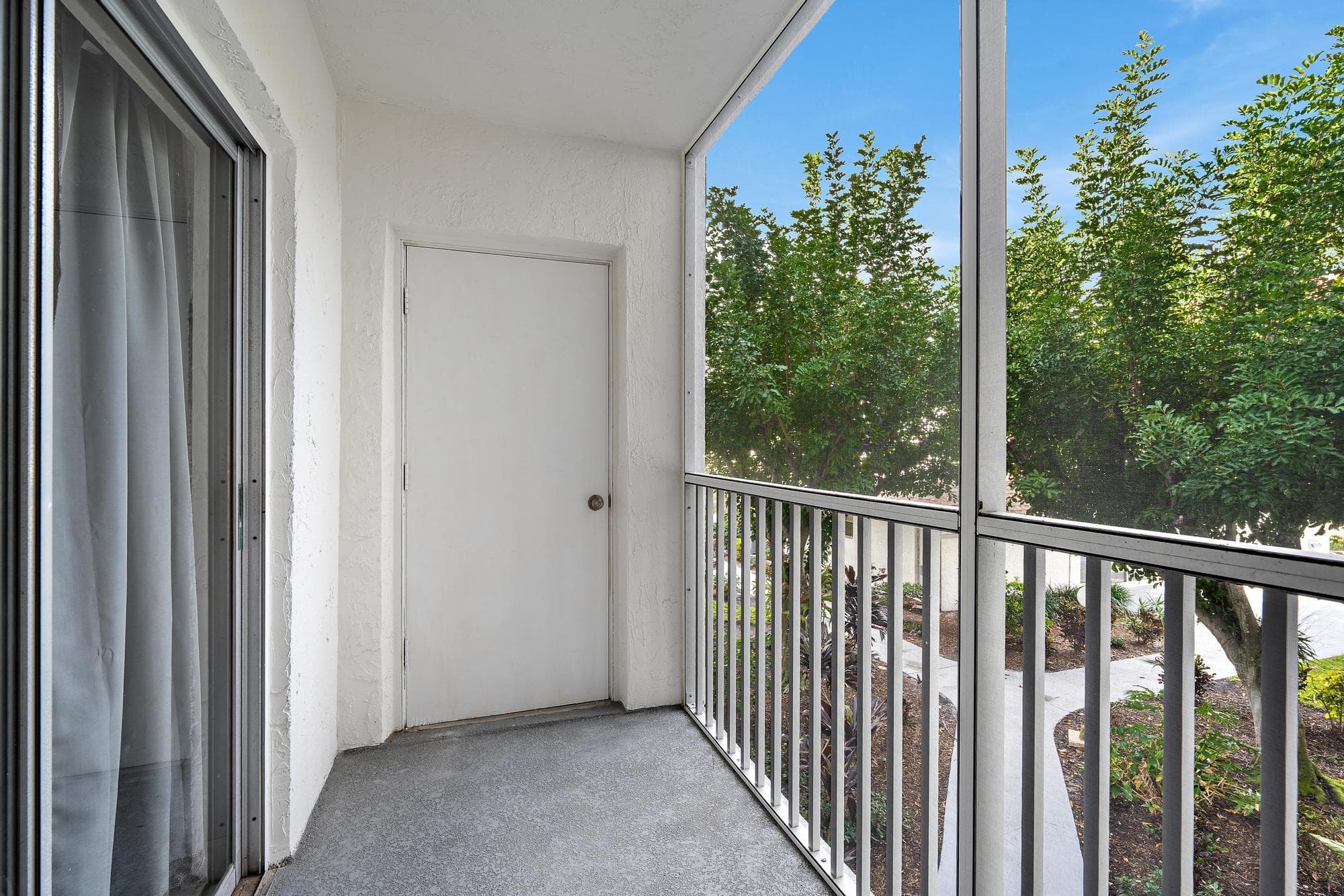 1516 S Lakeside Drive 207, Lake Worth Beach, FL 33460 11