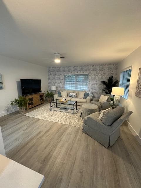 522 Eastwind Drive, North Palm Beach, FL 33408 4