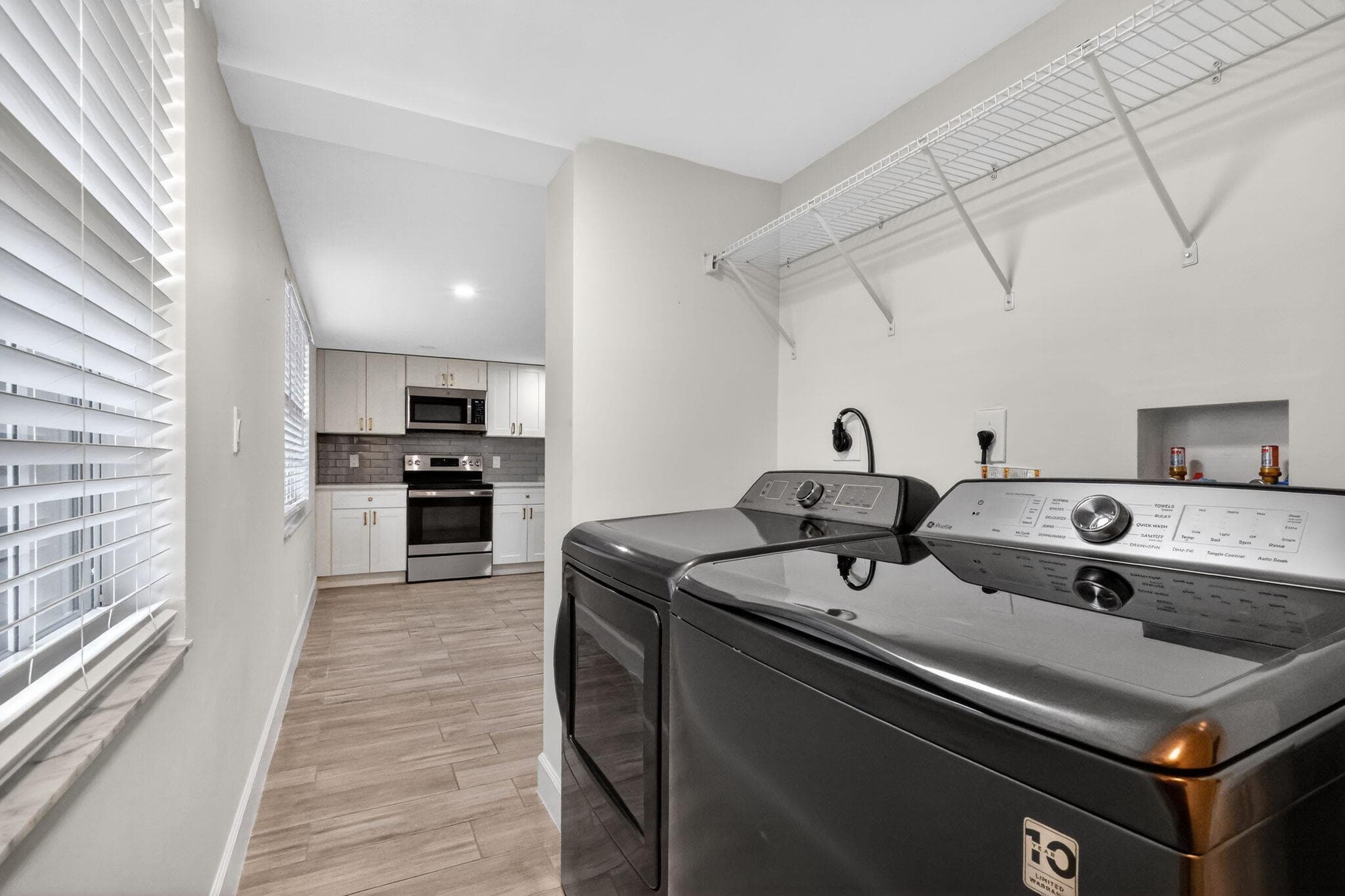 545 Oaks Lane 409, Pompano Beach, FL 33069 25