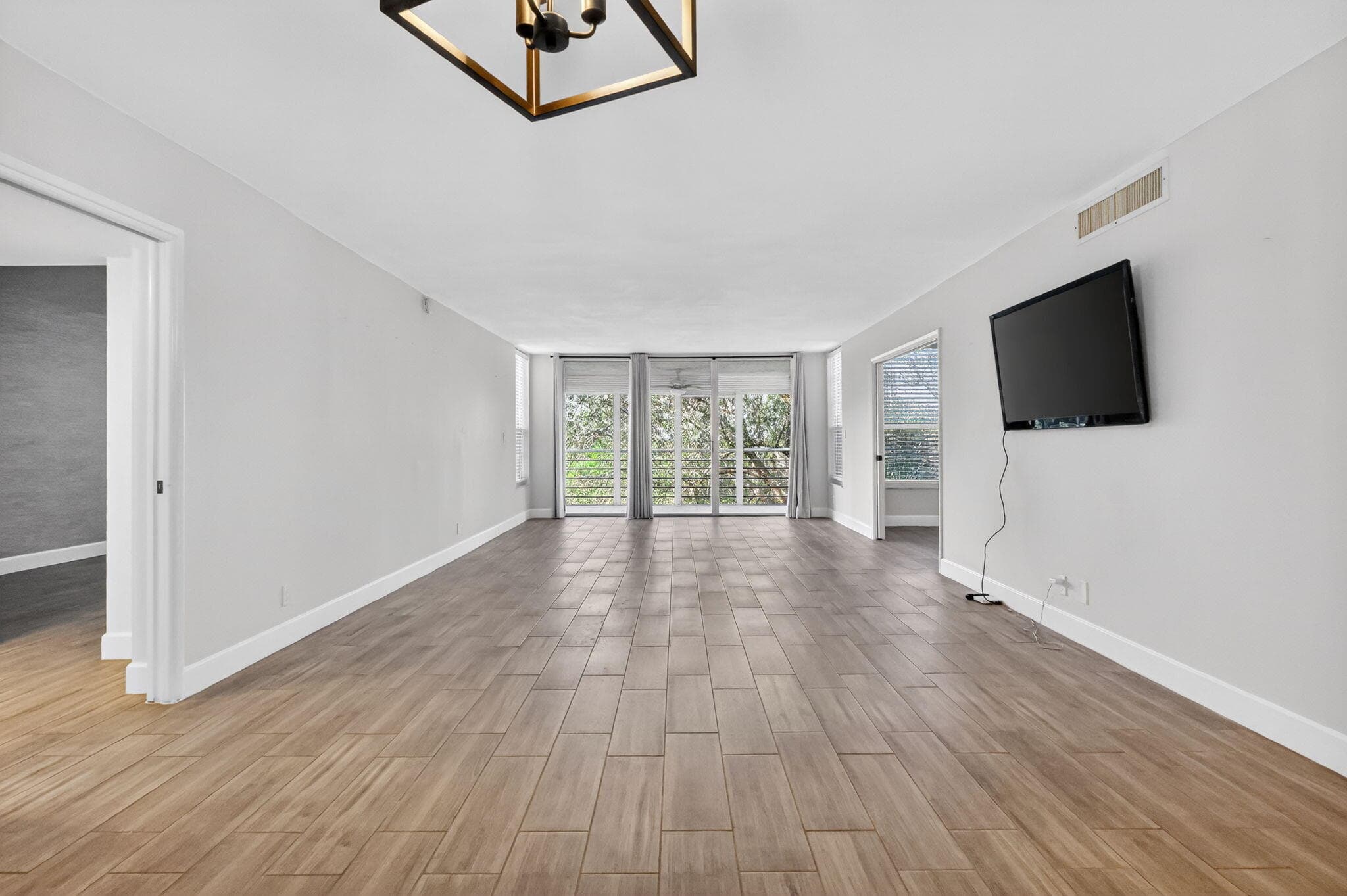 545 Oaks Lane 409, Pompano Beach, FL 33069 8