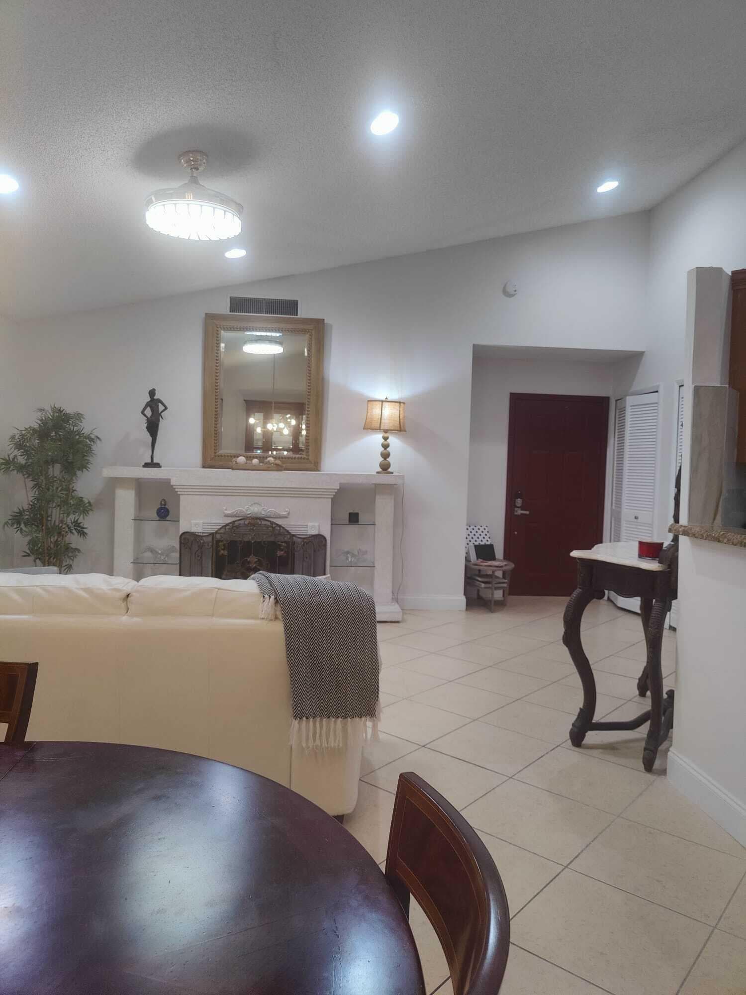 115 Ramblewood Circle, Royal Palm Beach, FL 33411 32