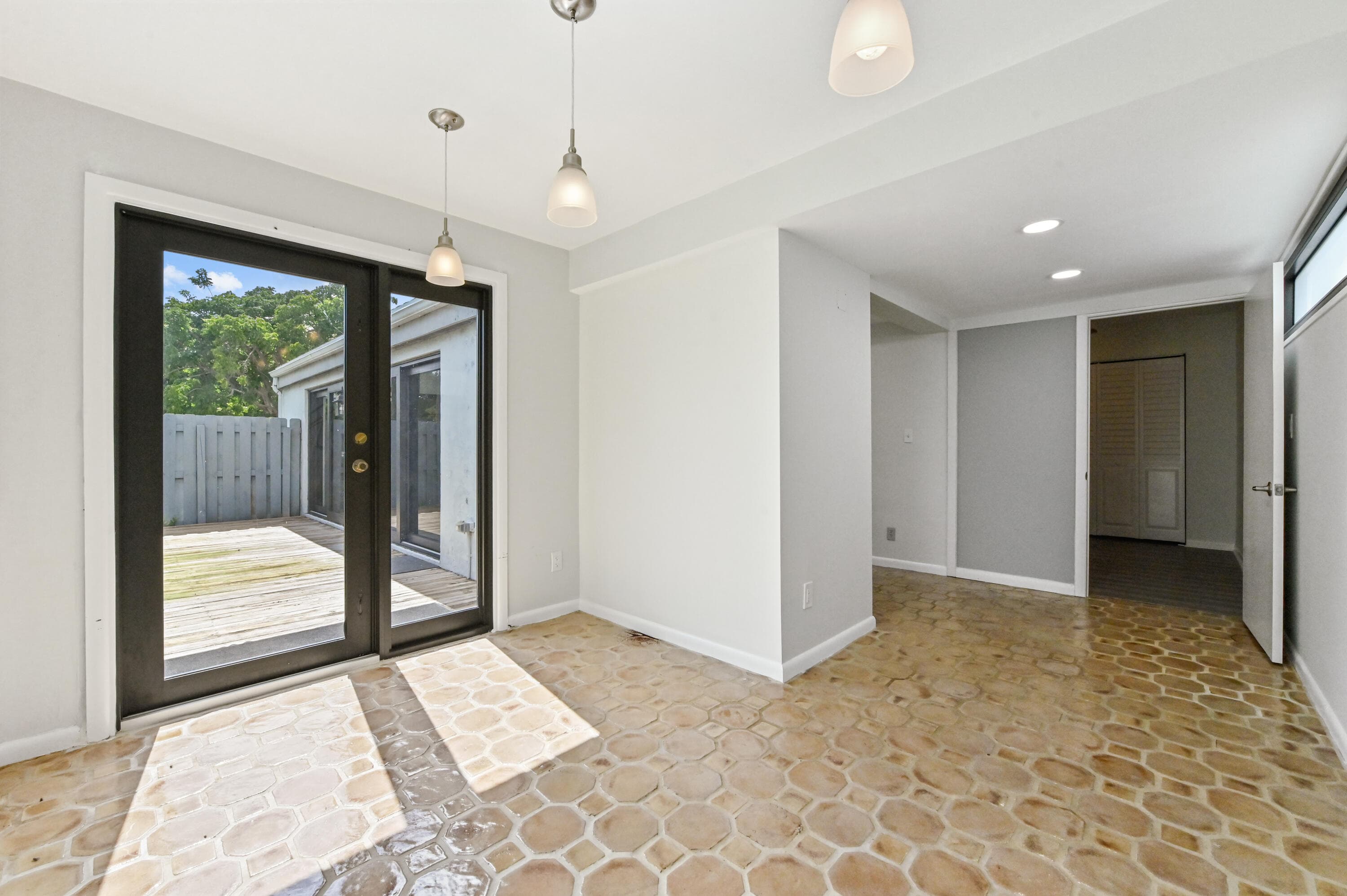 271 NW 15th Street, Boca Raton, FL 33432 18