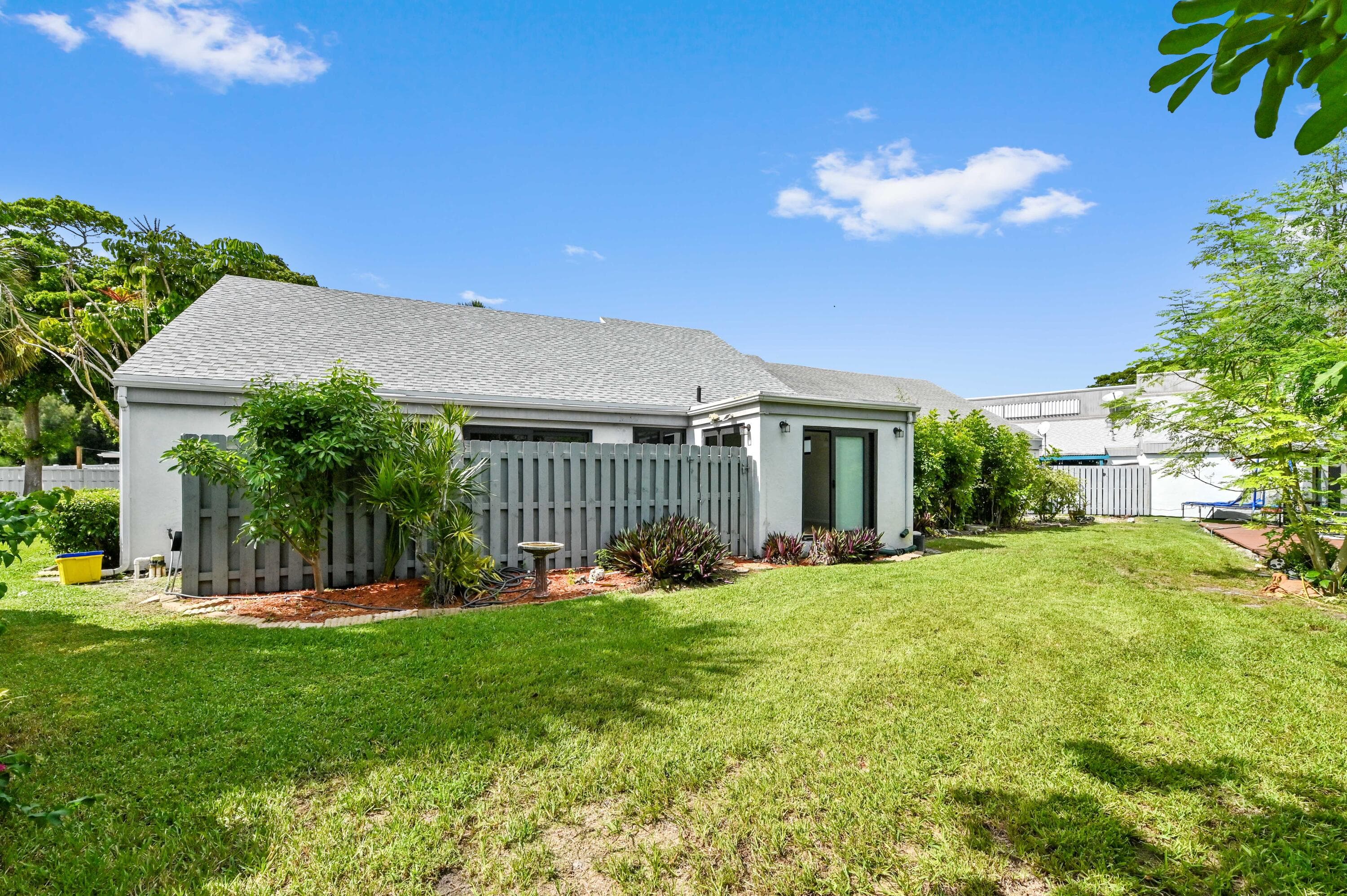 271 NW 15th Street, Boca Raton, FL 33432 35
