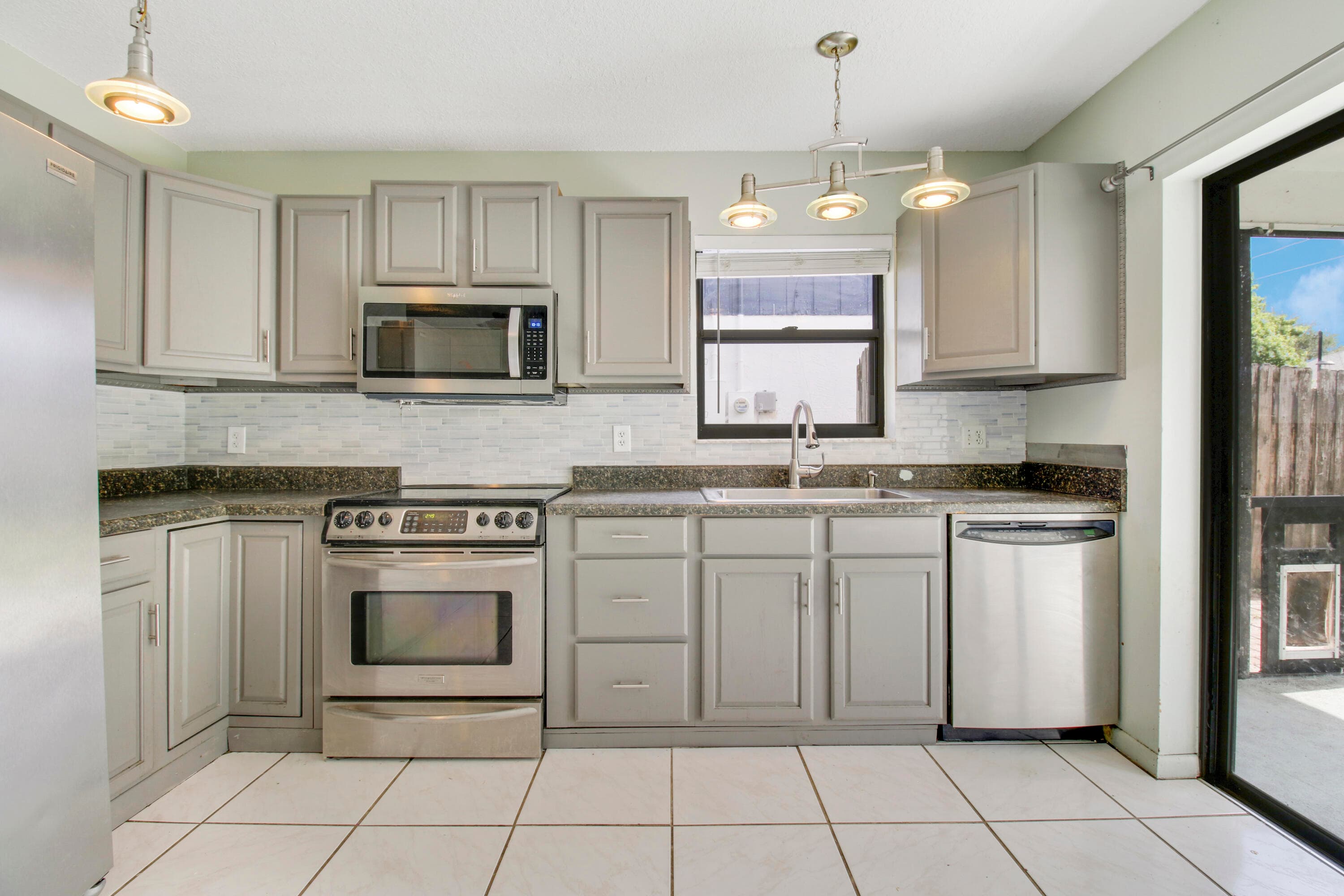 5929 SE Collins Avenue, Stuart, FL 34997 14
