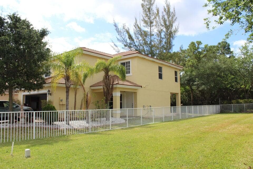 6498 Adriatic Way, West Palm Beach, FL 33413 3