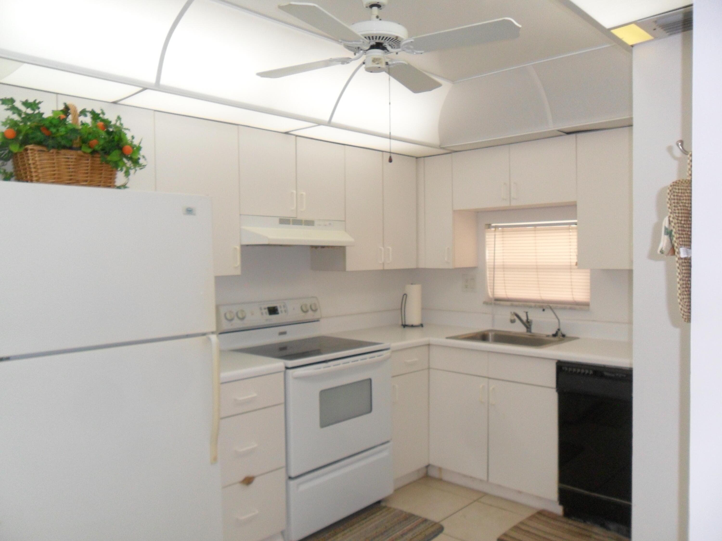 681 S Hollybrook Drive 105, Pembroke Pines, FL 33025 3